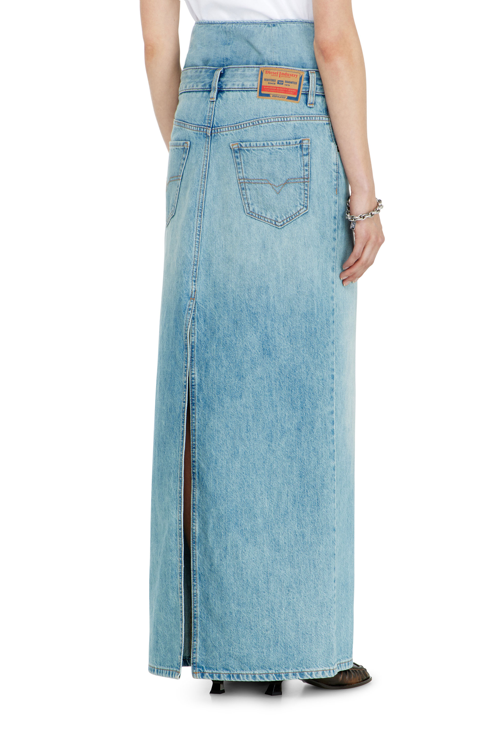 Diesel - DE-SPIVEY, Jupe longue en denim effet jean avec fentes Femme in Bleu - 3