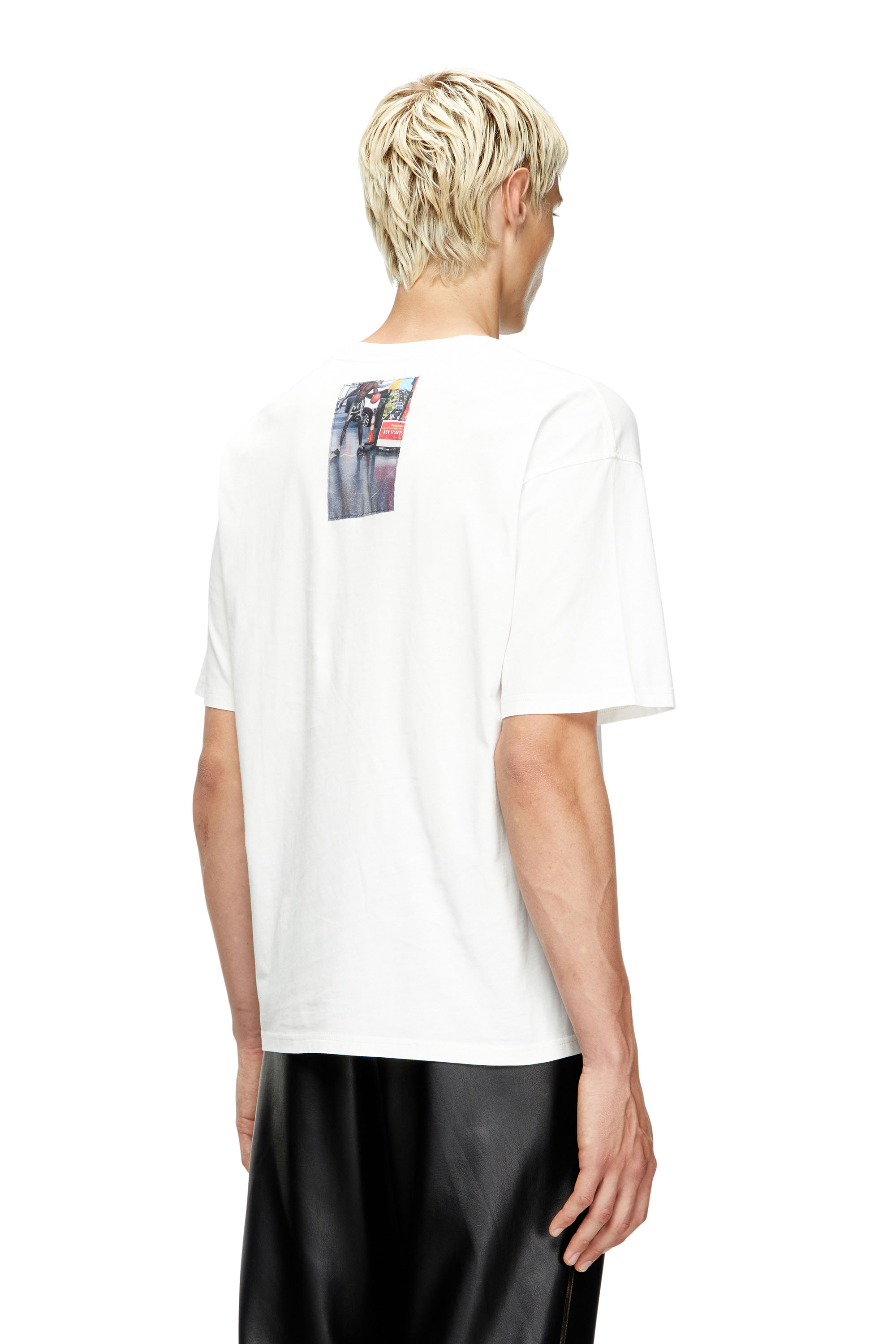 Diesel - T-BOXT-T3, T-shirt avec empiècements photo de logo Homme in Blanc - 4