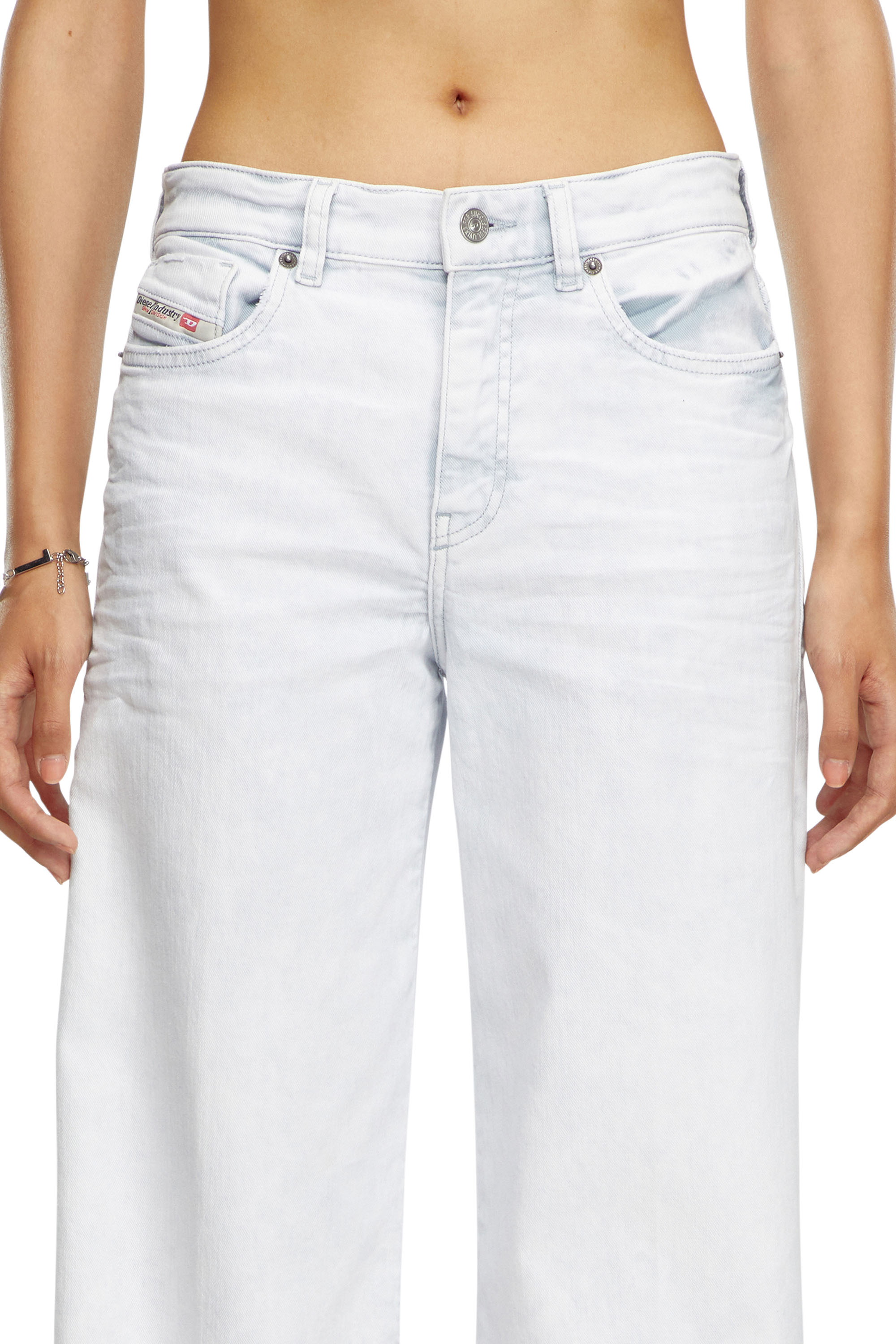 Diesel - Flare Jeans 1978 D-Akemi 0GRDL Femme, Bleu Clair - Image 5