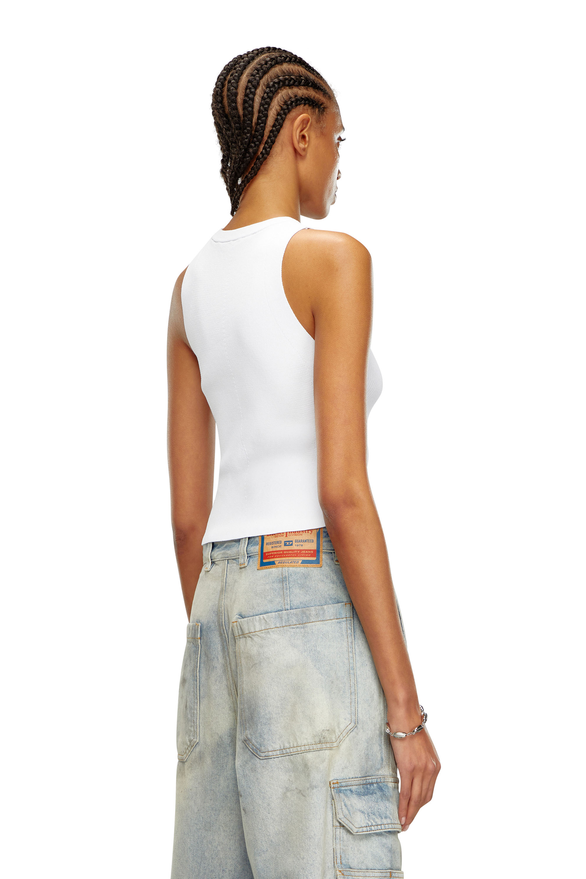 Diesel - M-ONERVA-TOP, Top en maille cut-out avec plaque &agrave; logo Femme in Blanc - 4