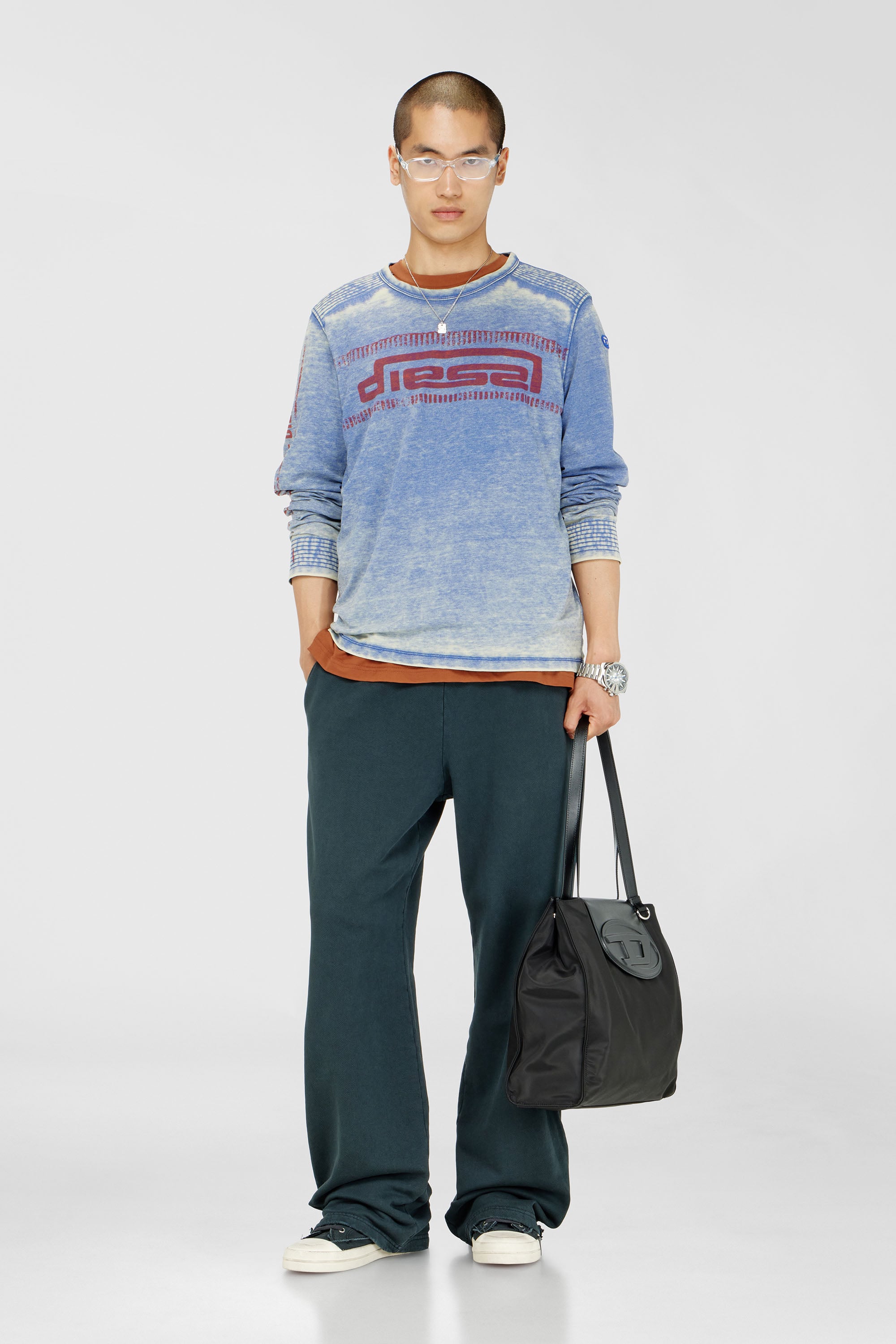 Diesel - P-MARTAINS-CRYSTALS, Pantalon de surv&ecirc;tement effet us&eacute; avec d&eacute;tails en cristal Homme in Vert - 1