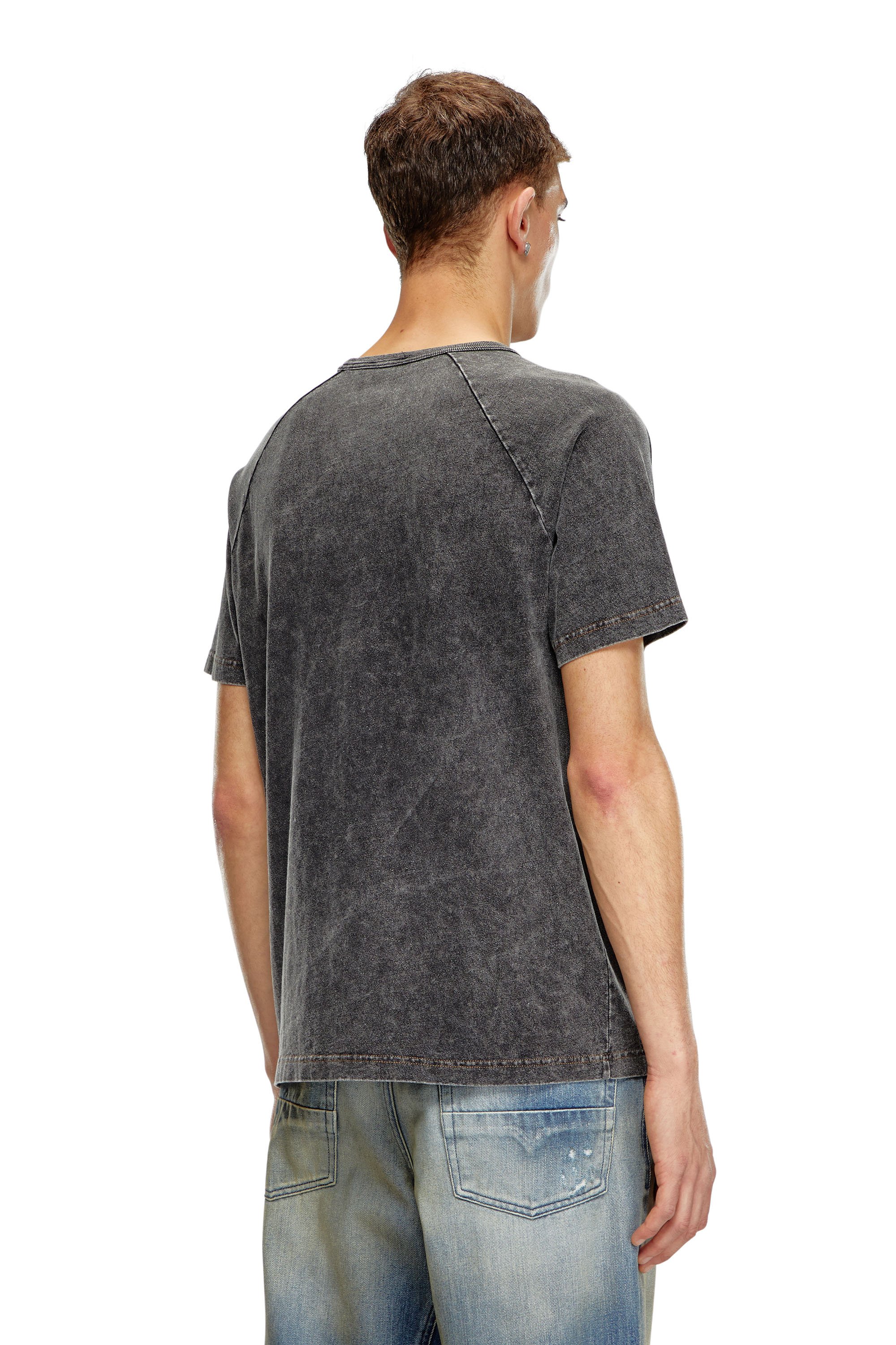 Diesel - T-RADJUST-Q1, Homme T-shirt effet marbré avec bande brillante in Noir - Image 4