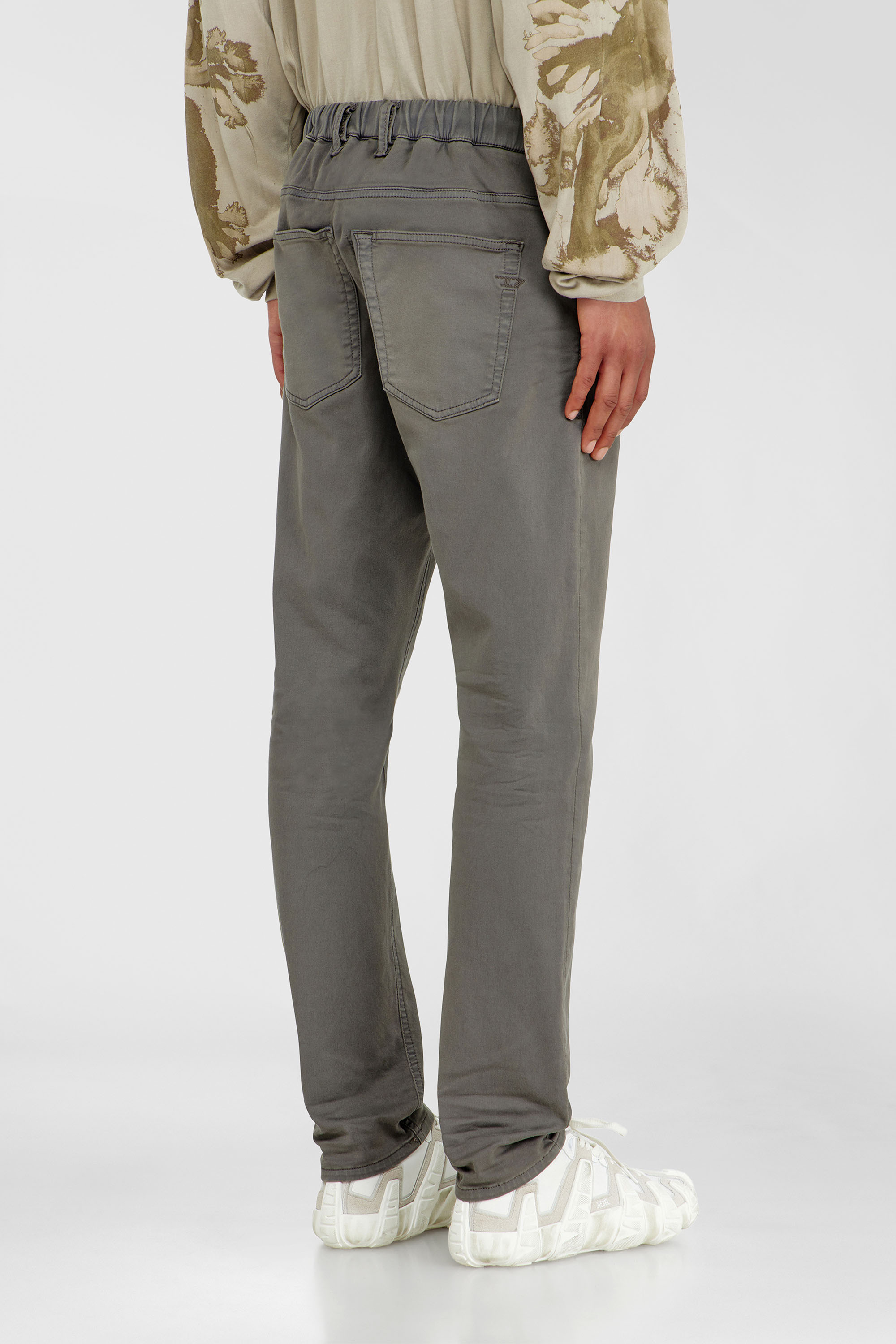 Diesel - Regular 2032 D-Krooley-BW Joggjeans&reg; 0670M Homme, Gris - Image 3