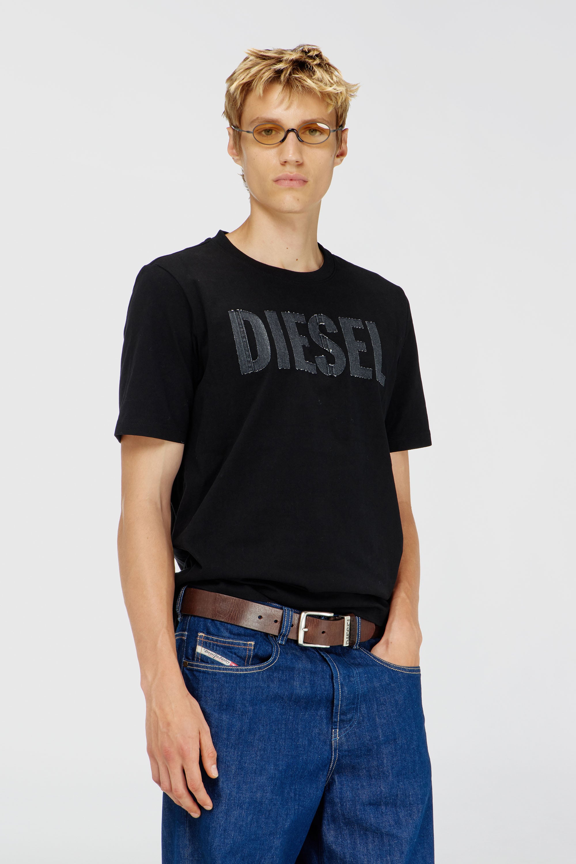 Diesel - T-JUST-APP-T92, T-shirt en coton avec imprim&eacute; logo Diesel ton sur ton Homme in Noir - 1