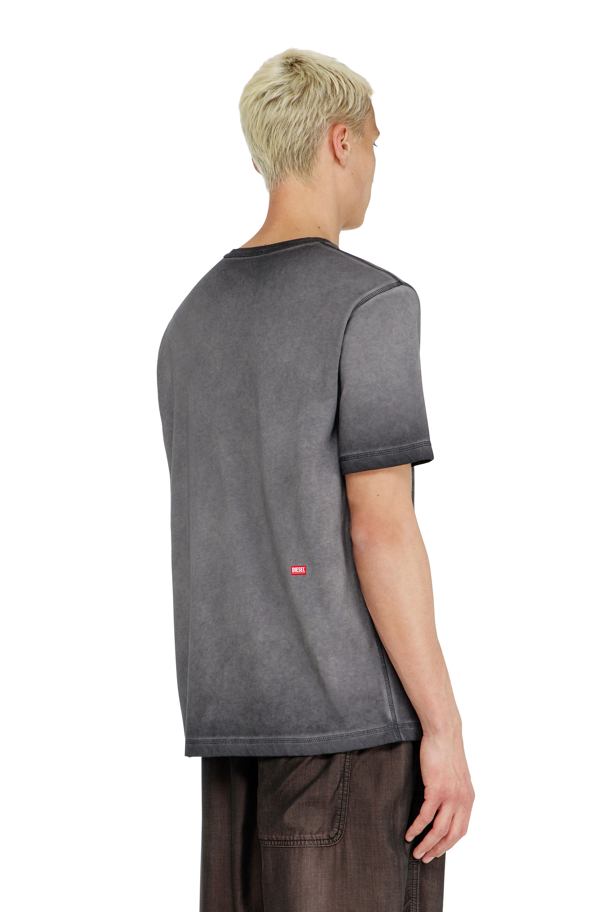 Diesel - T-RAWJUST-AA1, T-shirt en jersey avec motif emboss&eacute; Homme in Gris - 4