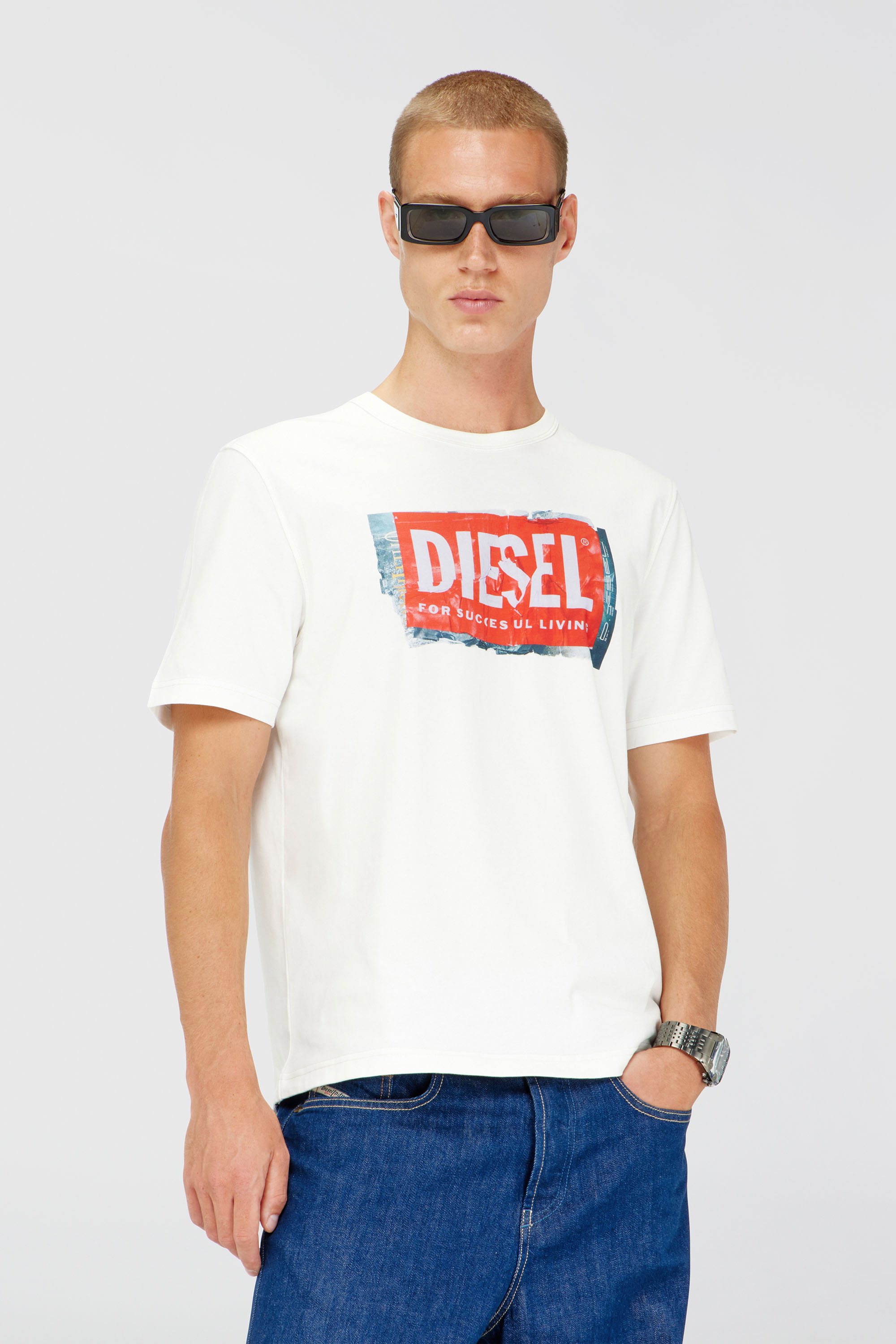 Diesel - T-ADJUST-Q6, T-shirt avec logo effet froiss&eacute; Homme in Blanc - 1