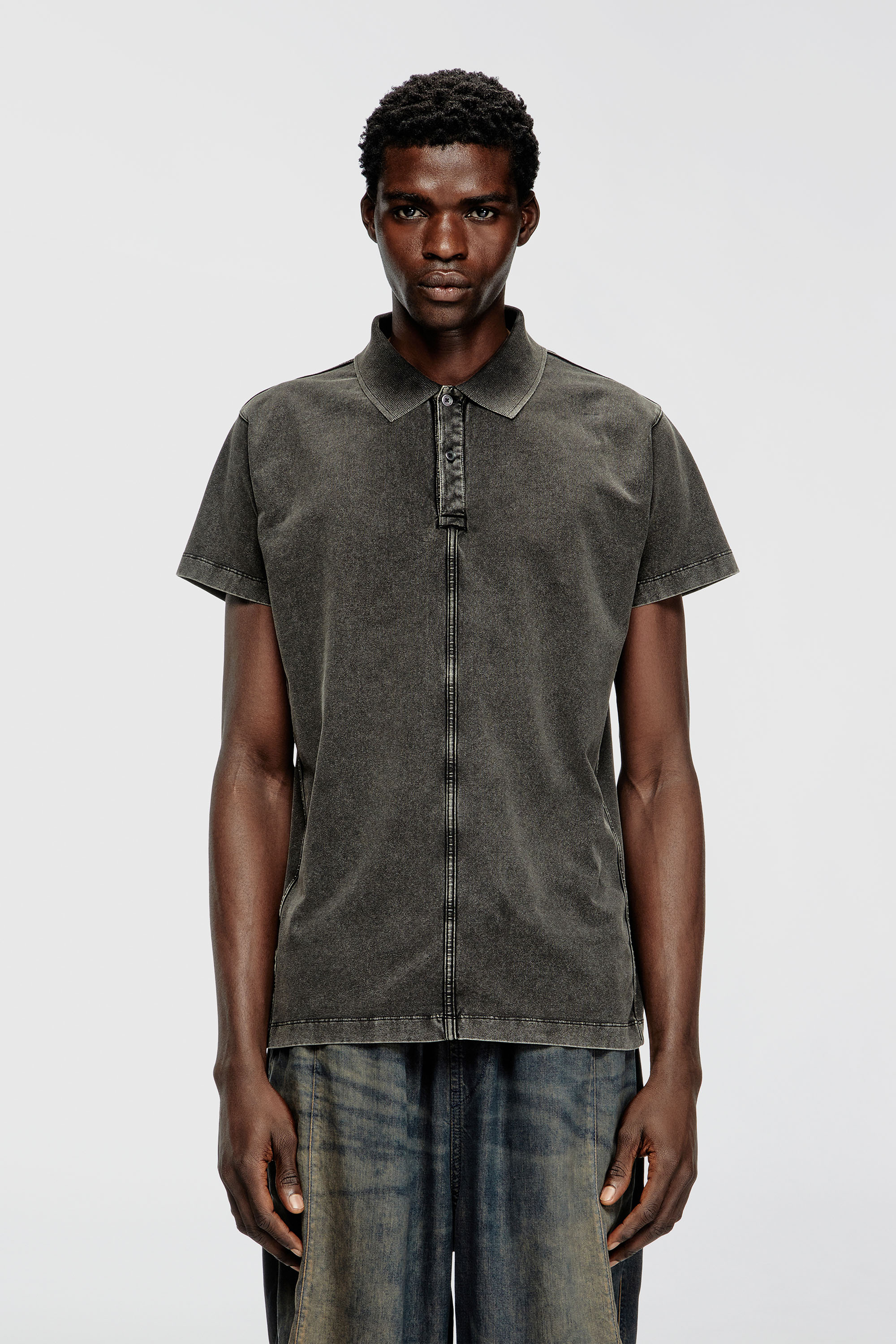 Diesel - T-NOMELY, Polo en jersey effet denim Homme in Noir - 3