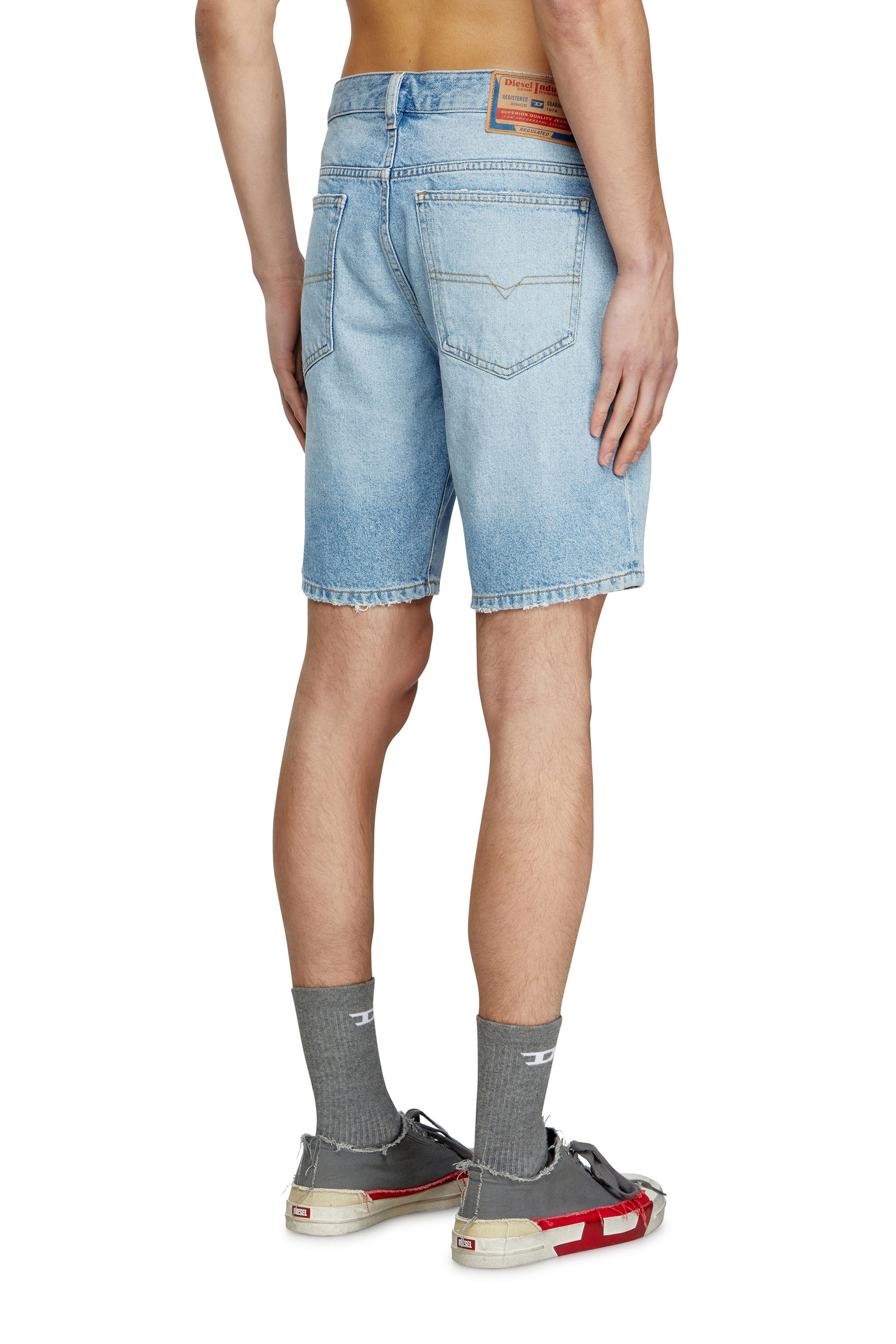 Diesel - D-FIN, Short slim en denim Homme in Bleu - 4