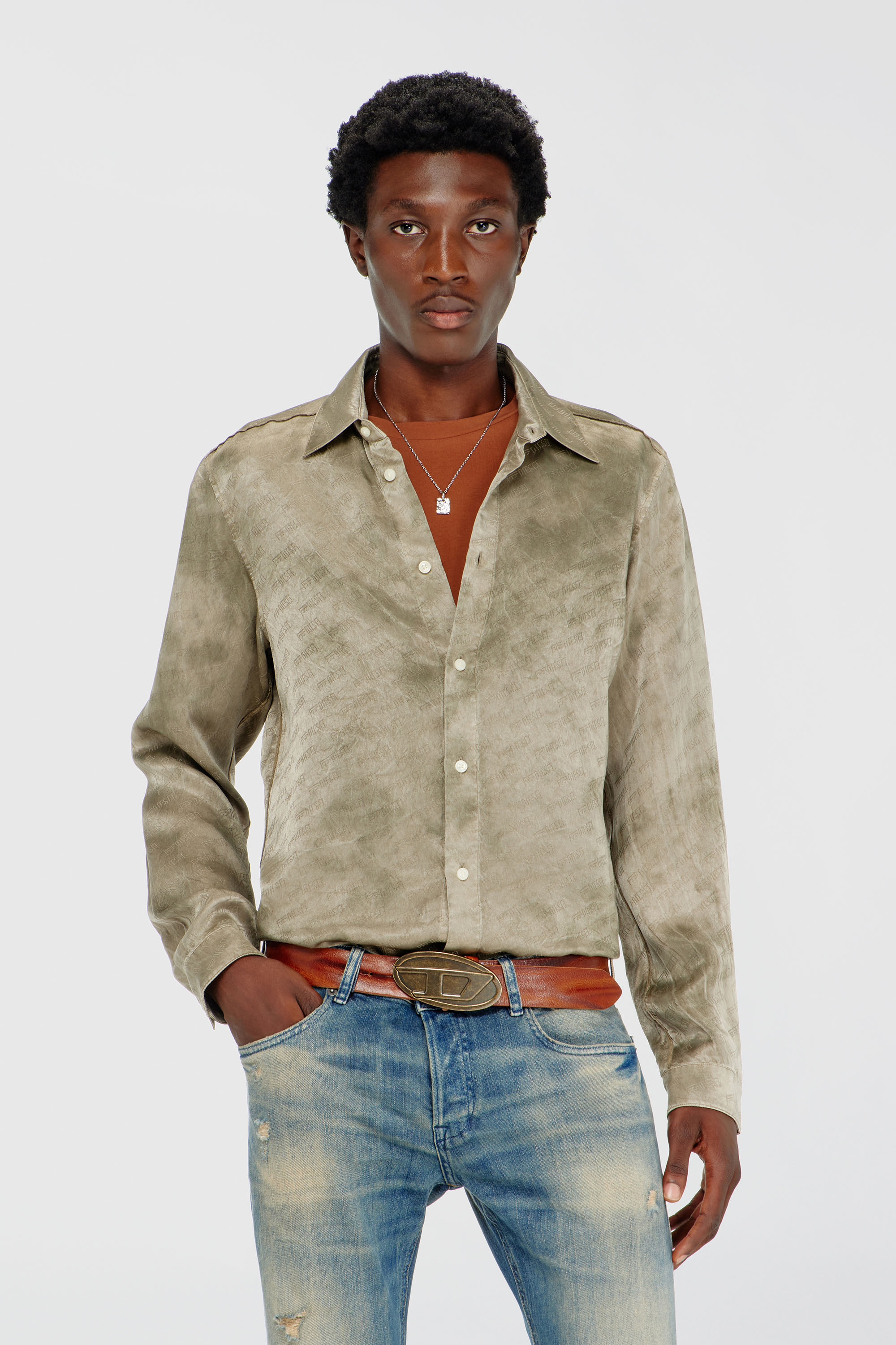 Diesel - S-KISSY-HNBW, Chemise en satin froiss&eacute; jacquard logo Homme in Marron - 1