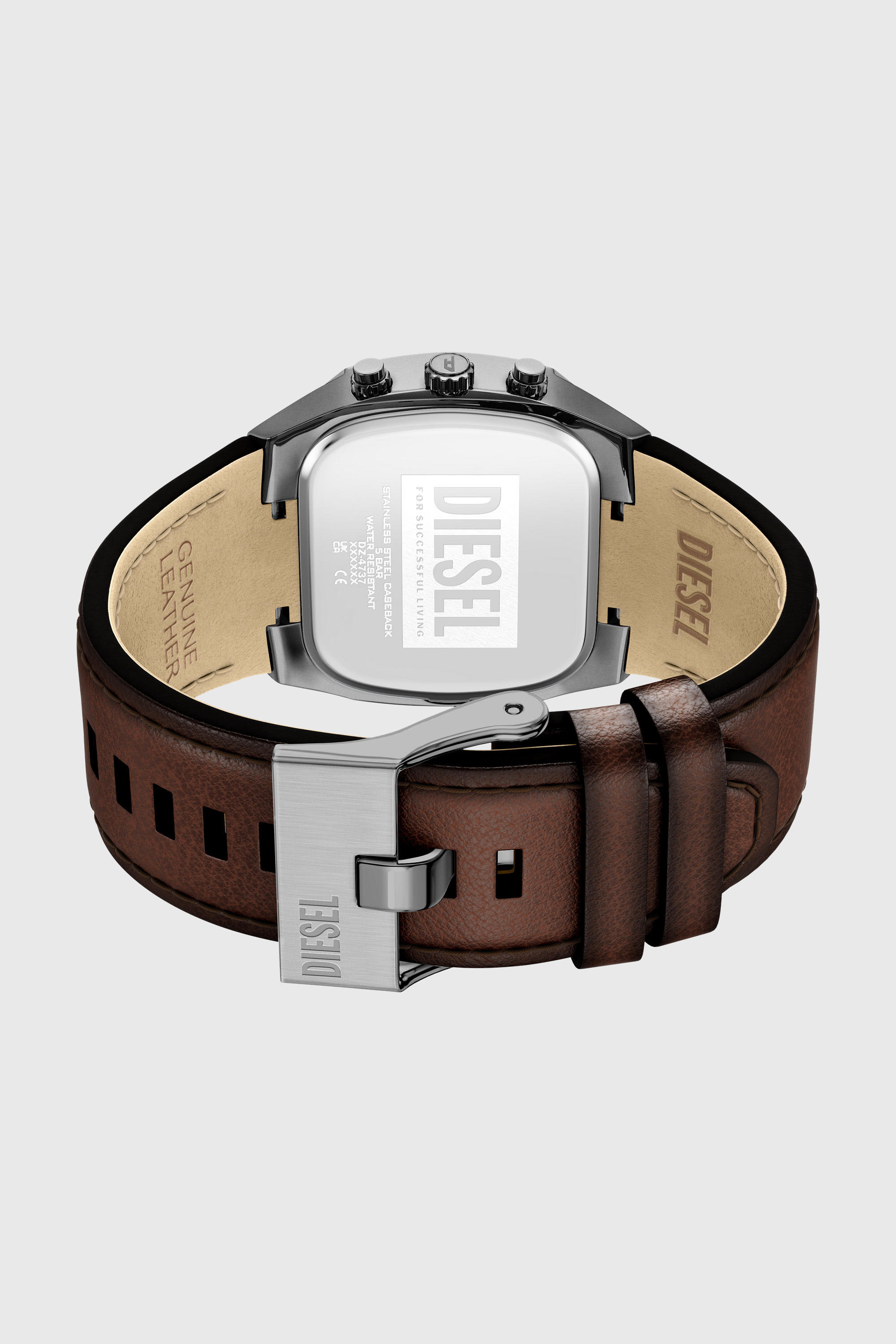 Diesel - DZ4737 WATCH, Montre Spiked Cushion avec bracelet en cuir marron Homme in Marron - 4