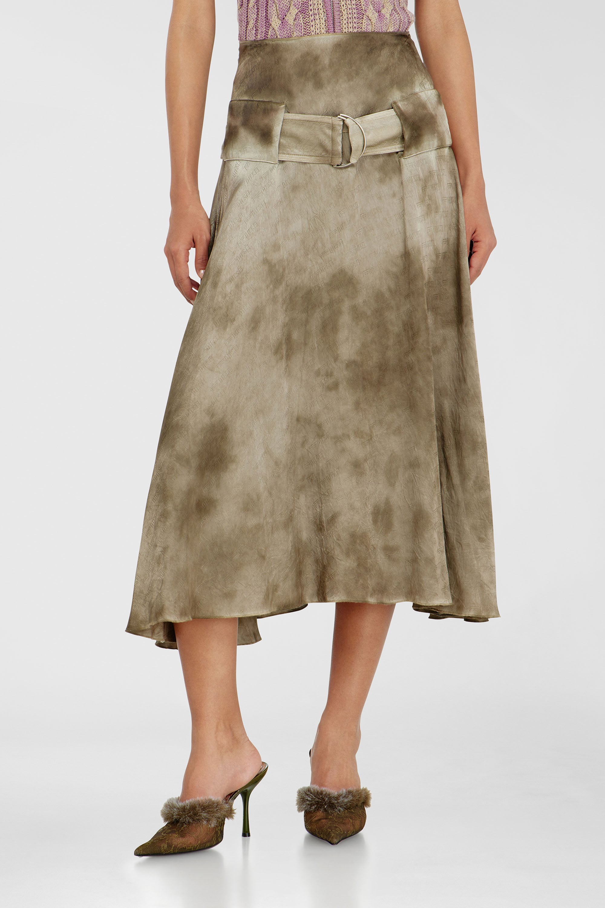 Diesel - O-DYLE, Jupe midi ceintur&eacute;e en satin jacquard logo Femme in Marron - 1