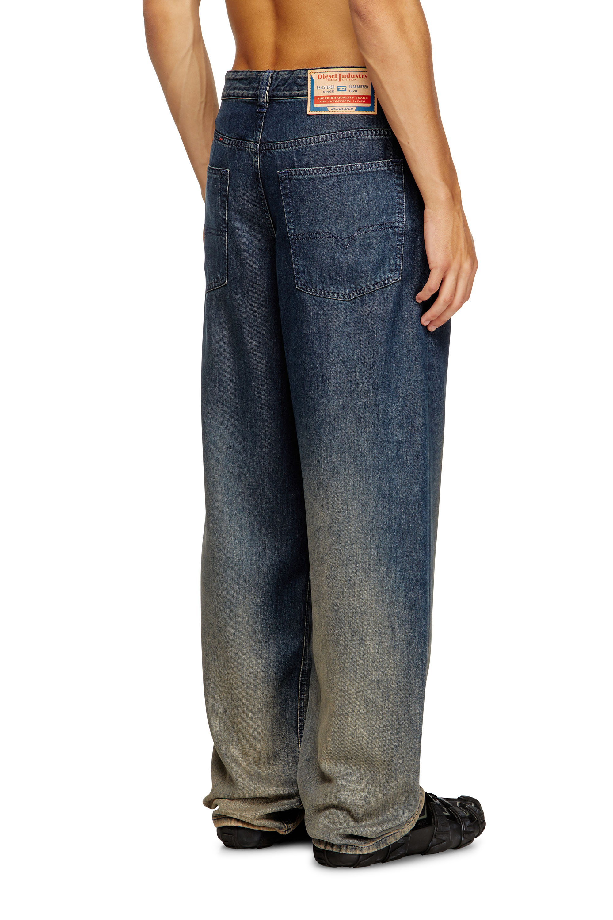 Diesel - Relaxed Jeans 2001 D-Macro 068TD Homme, Bleu Foncé - Image 4