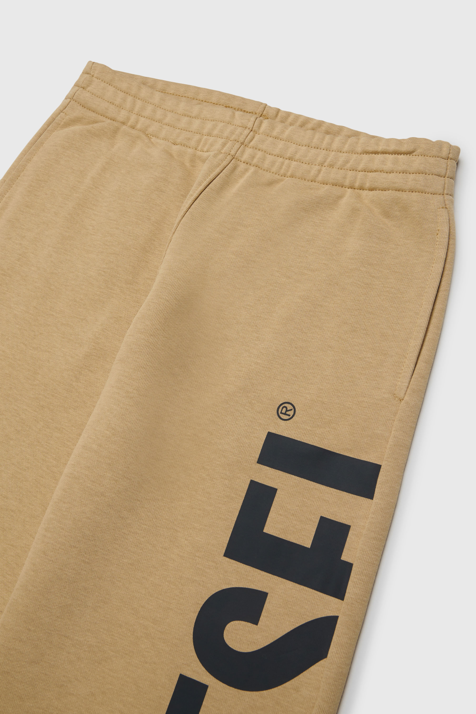 Diesel - PRES, Pantalon de surv&ecirc;tement avec logo d&eacute;coup&eacute; imprim&eacute; Homme in Marron - 3