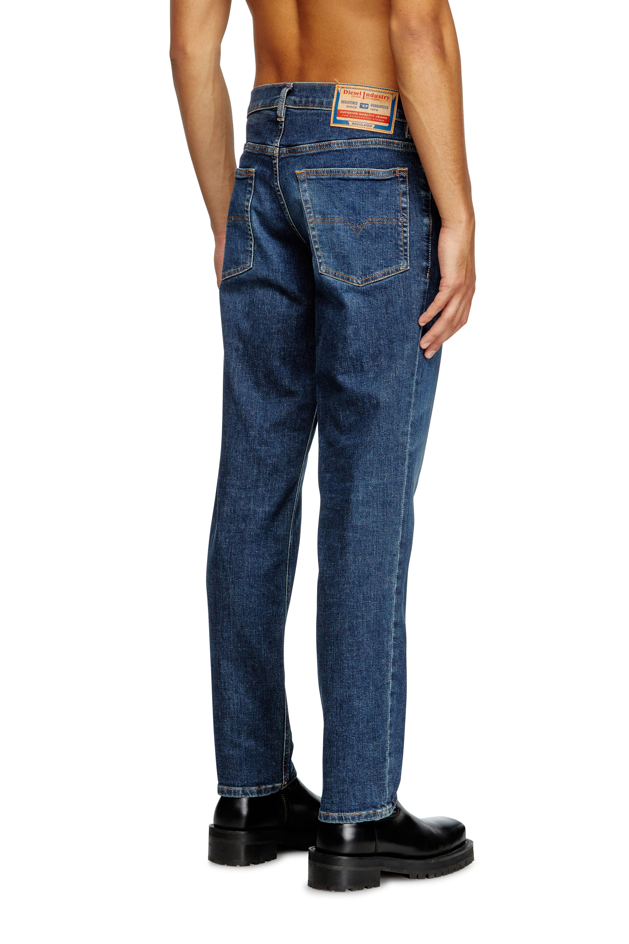 Regular Jeans 2023 D-Finitive 09J47, Bleu Foncé Diesel - Regular Jeans 2023 D-Finitive 09J47 Homme, Bleu Foncé - Image 4