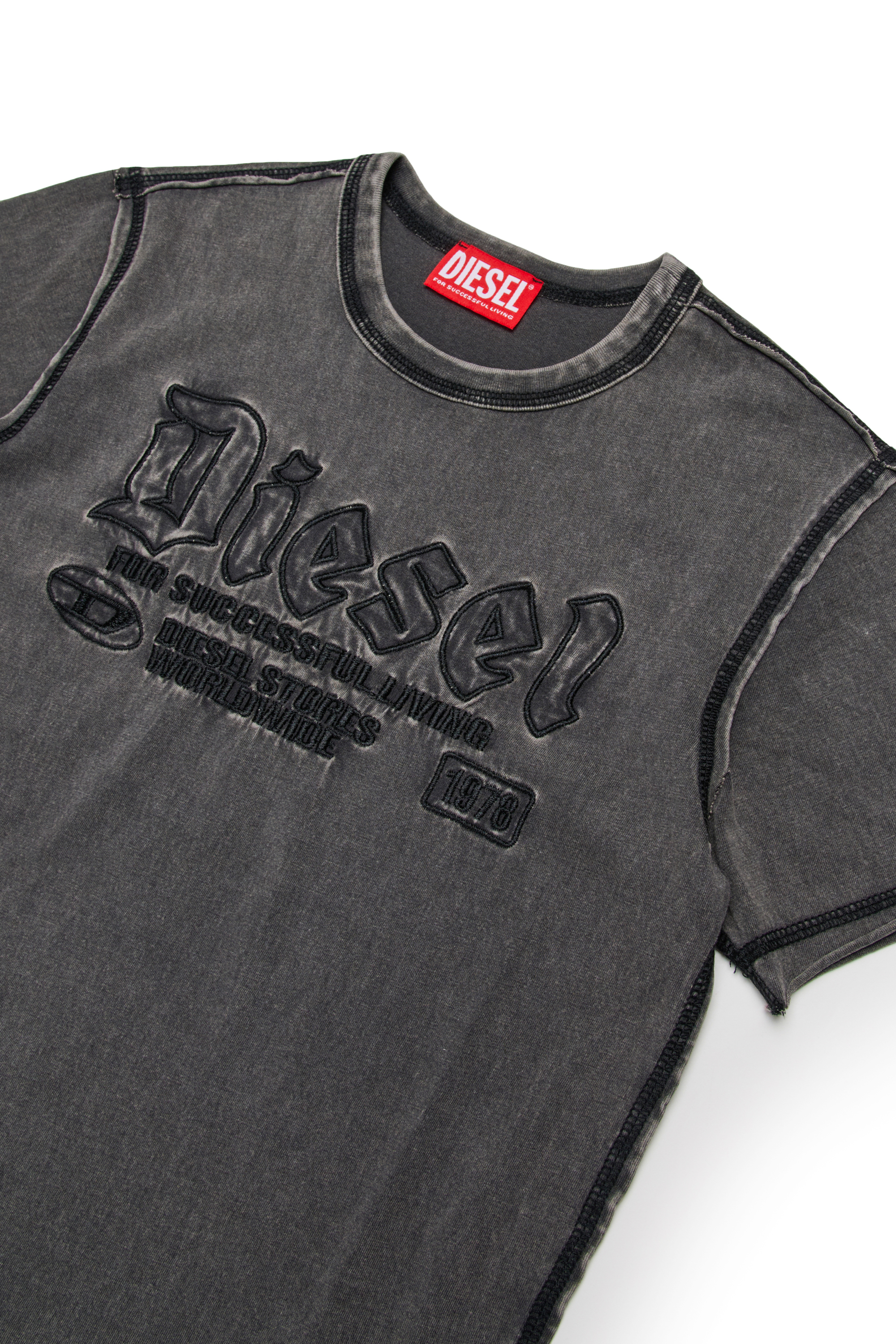 Diesel - TRAWJUST, T-shirt en coton avec logo en relief Homme in Noir - 3