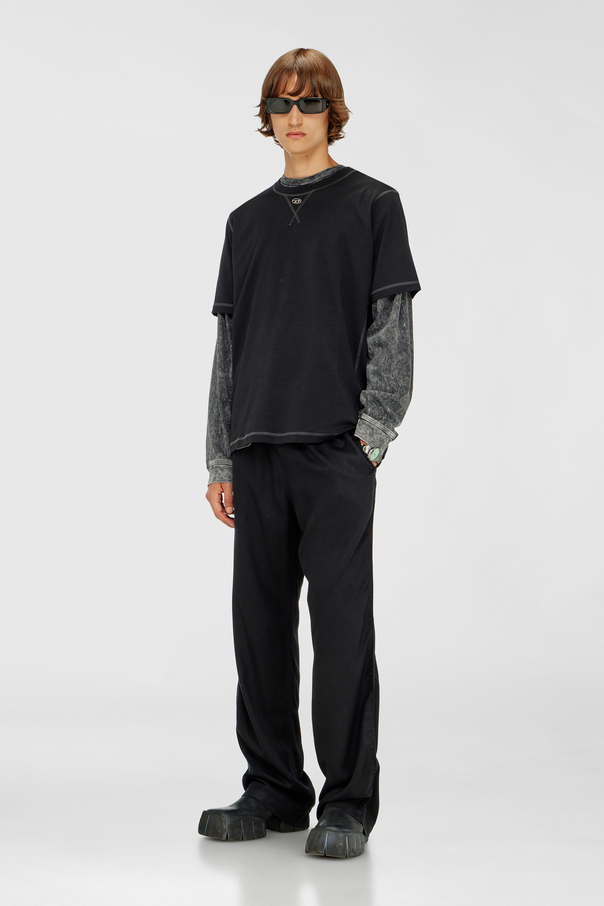 Diesel - T-MADJUST-TR, T-shirt r&eacute;guli&egrave;re avec col rond et Oval D Homme in Noir - 1