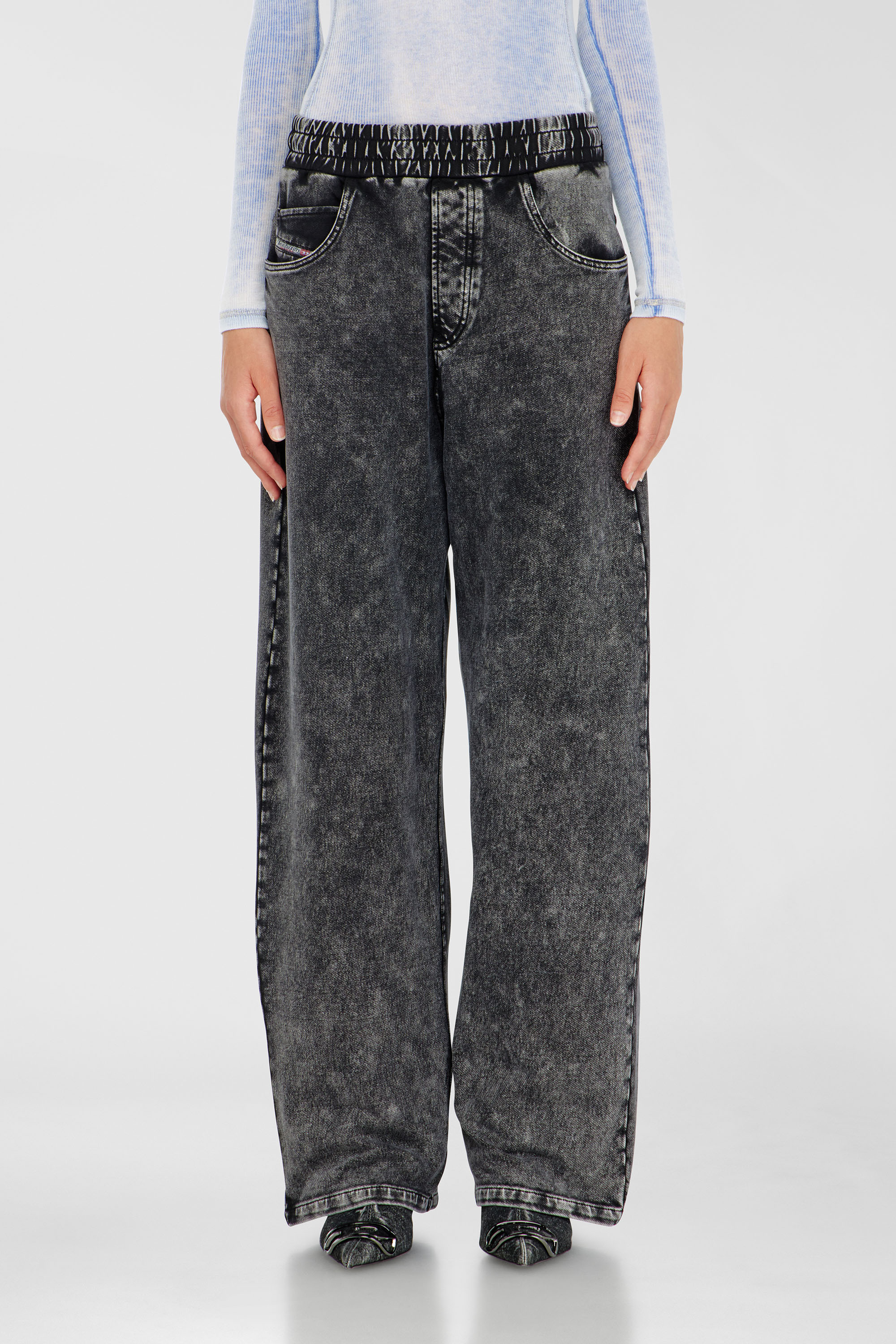 Diesel - P-STUKY, Pantalon de surv&ecirc;tement effet denim Femme in Gris - 1