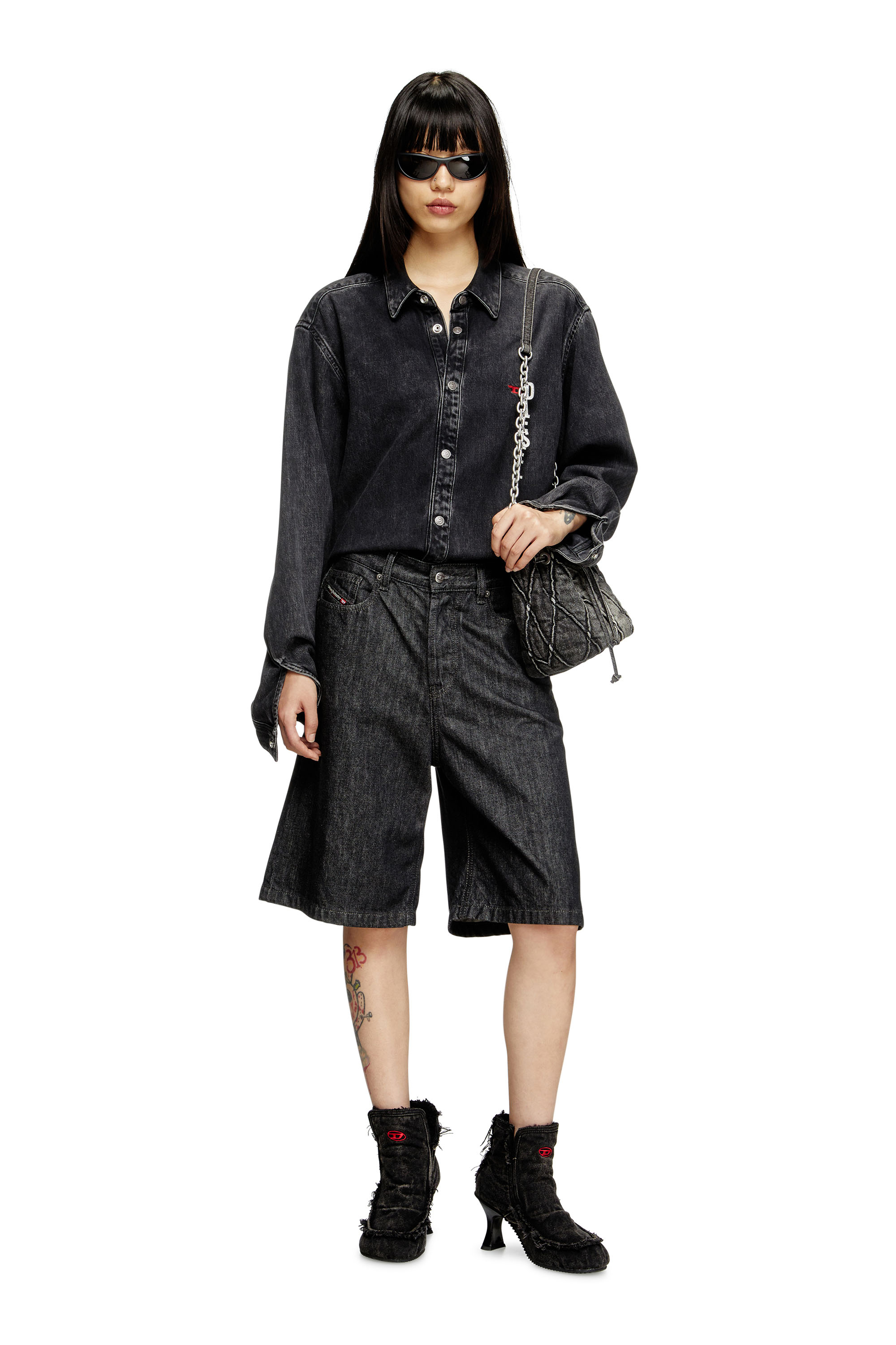 Diesel - DE-SIRE-SHORT, Short en denim rinse-wash Femme in Noir - 2