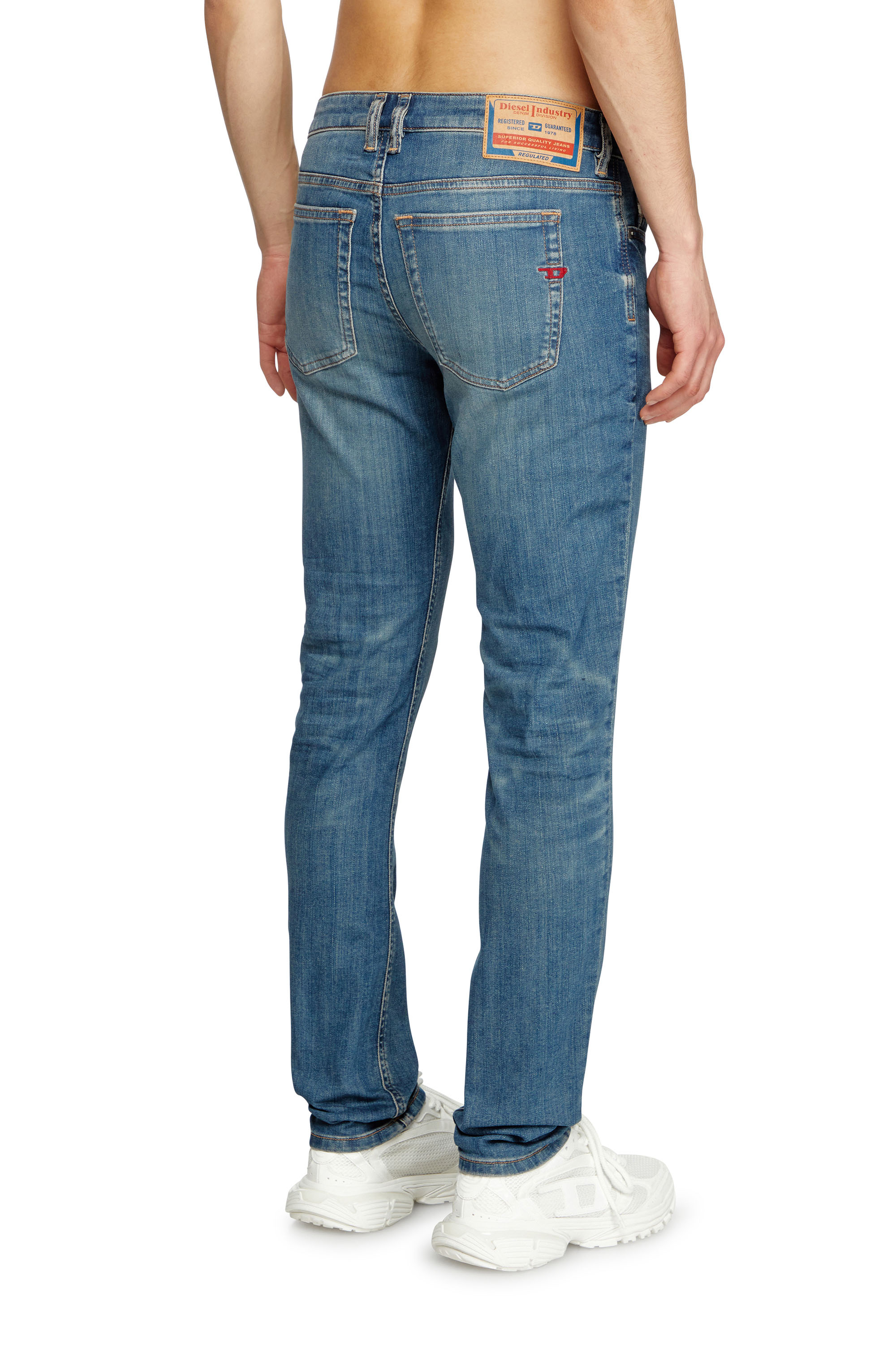 Diesel - Skinny Jeans 1979 Sleenker 0BMBT Homme, Bleu moyen - Image 4