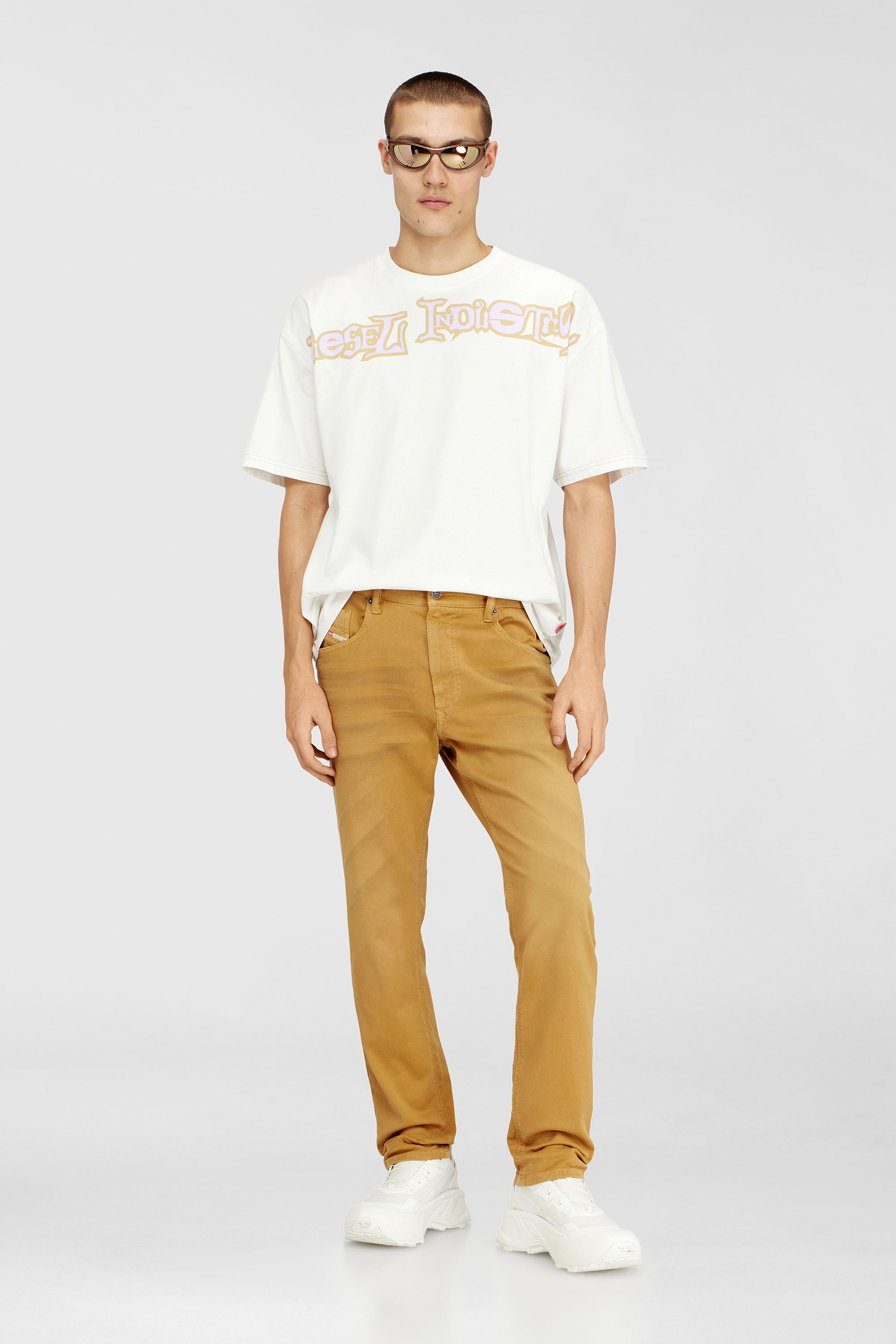 Diesel - Regular 2032 D-Krooley-BW Joggjeans&reg; 0670M Homme, Marron Clair - Image 1