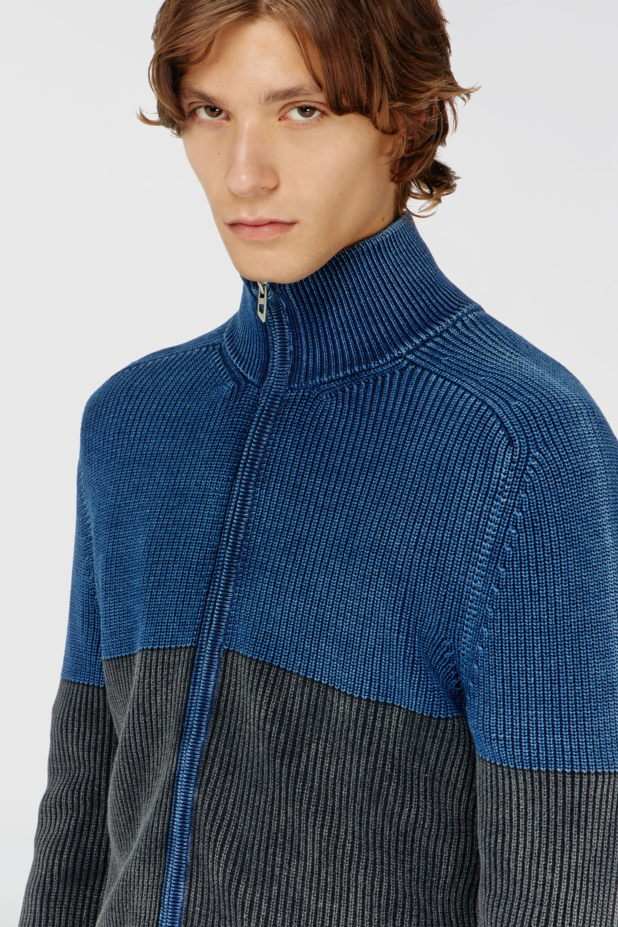 Diesel - K-HERMOS, Cardigan zipp&eacute; effet denim bicolore Homme in Polychrome - 4