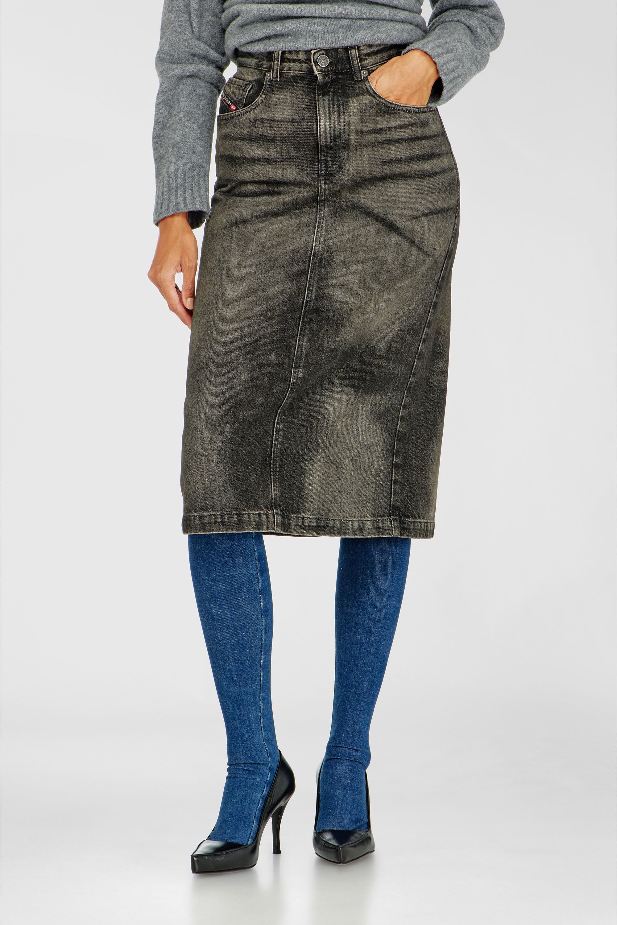 Diesel - DE-PENDY-FSJ, Jupe crayon en denim effet us&eacute; Femme in Gris - 1