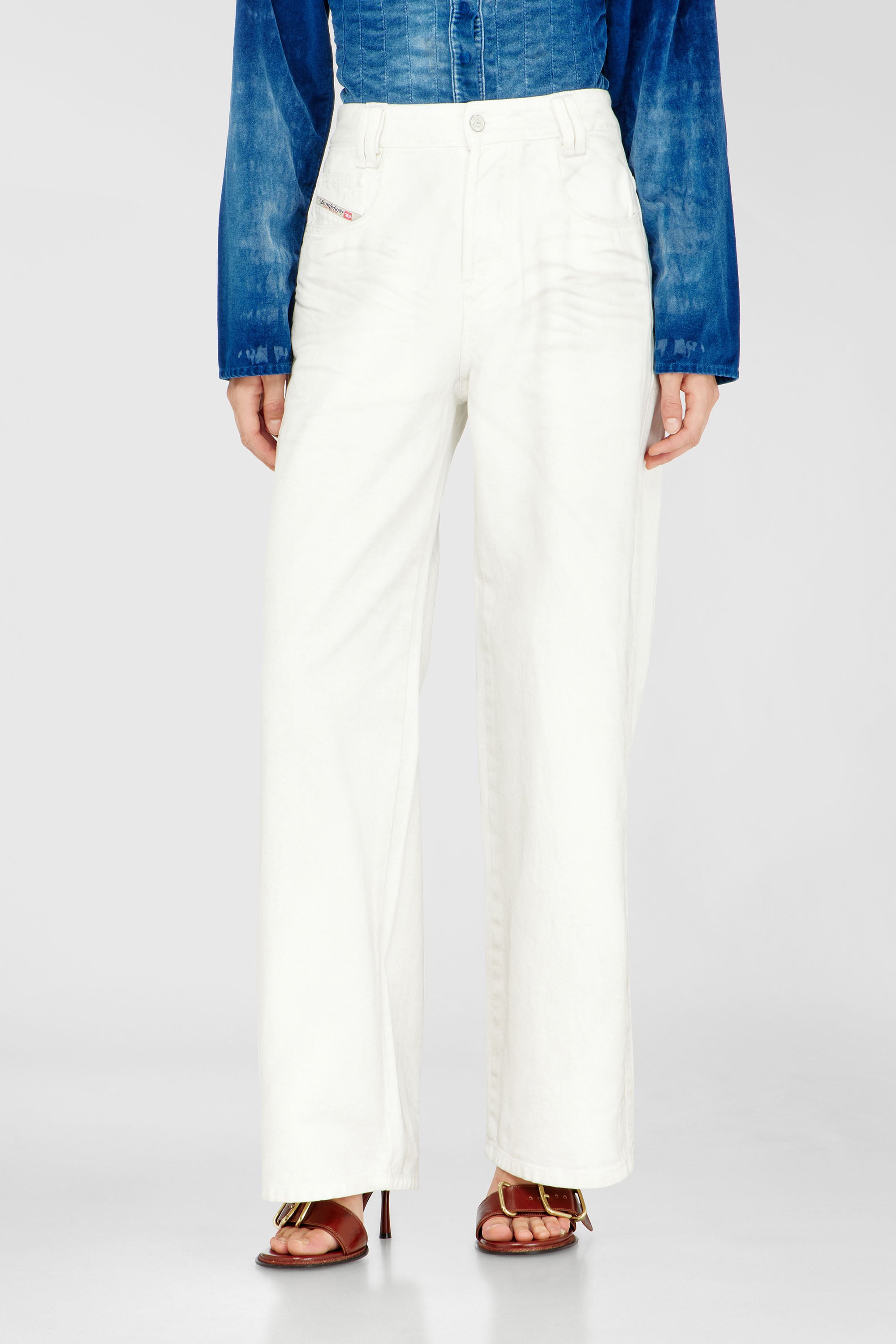 Diesel - Relaxed Jeans 1982 D-Hakou 007GG Mixte, Blanc - Image 2
