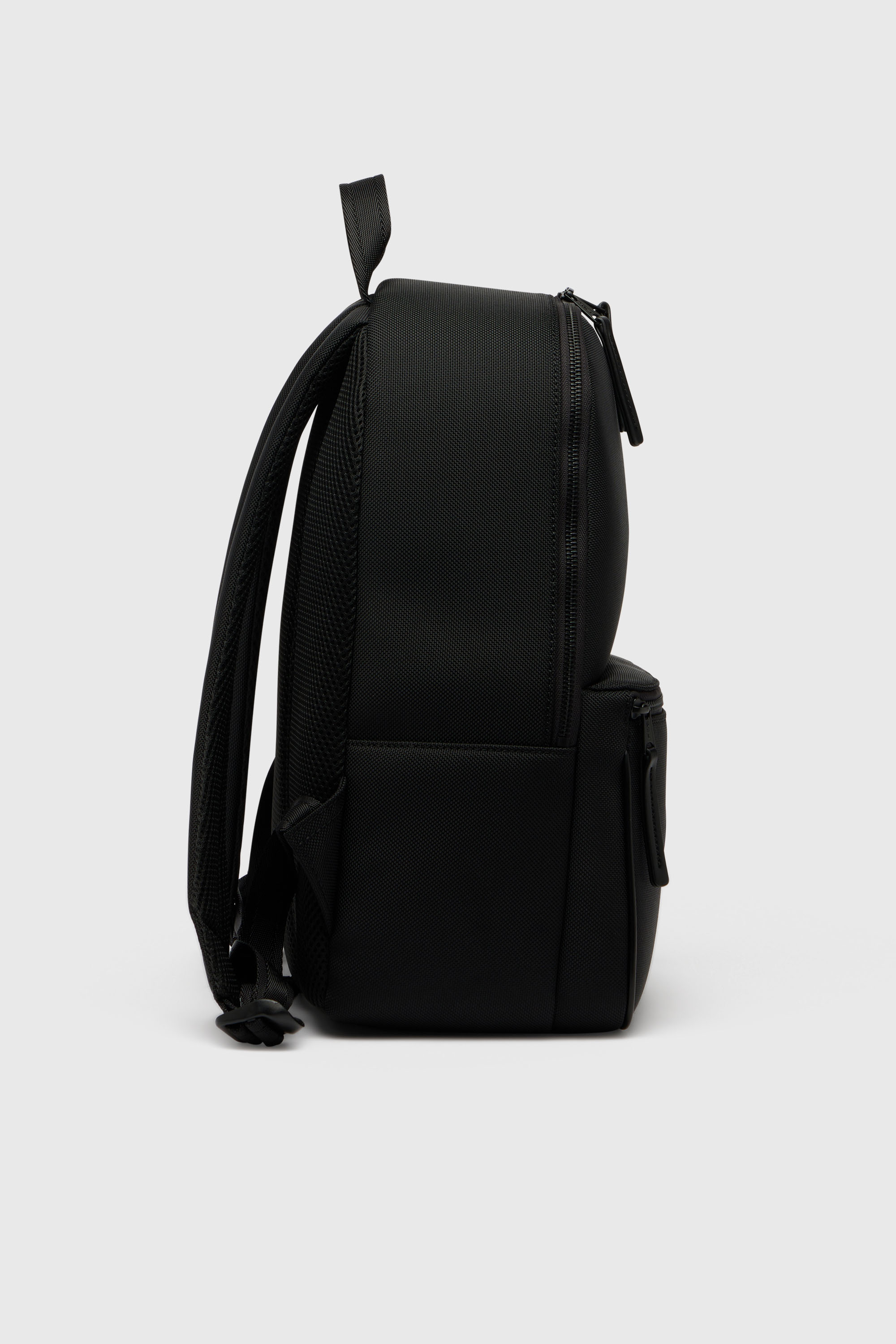 Diesel - HOLI-D BACKPACK M, Holi-D - Sac &agrave; dos en nylon avec logo Oval D Mixte in Noir - 4