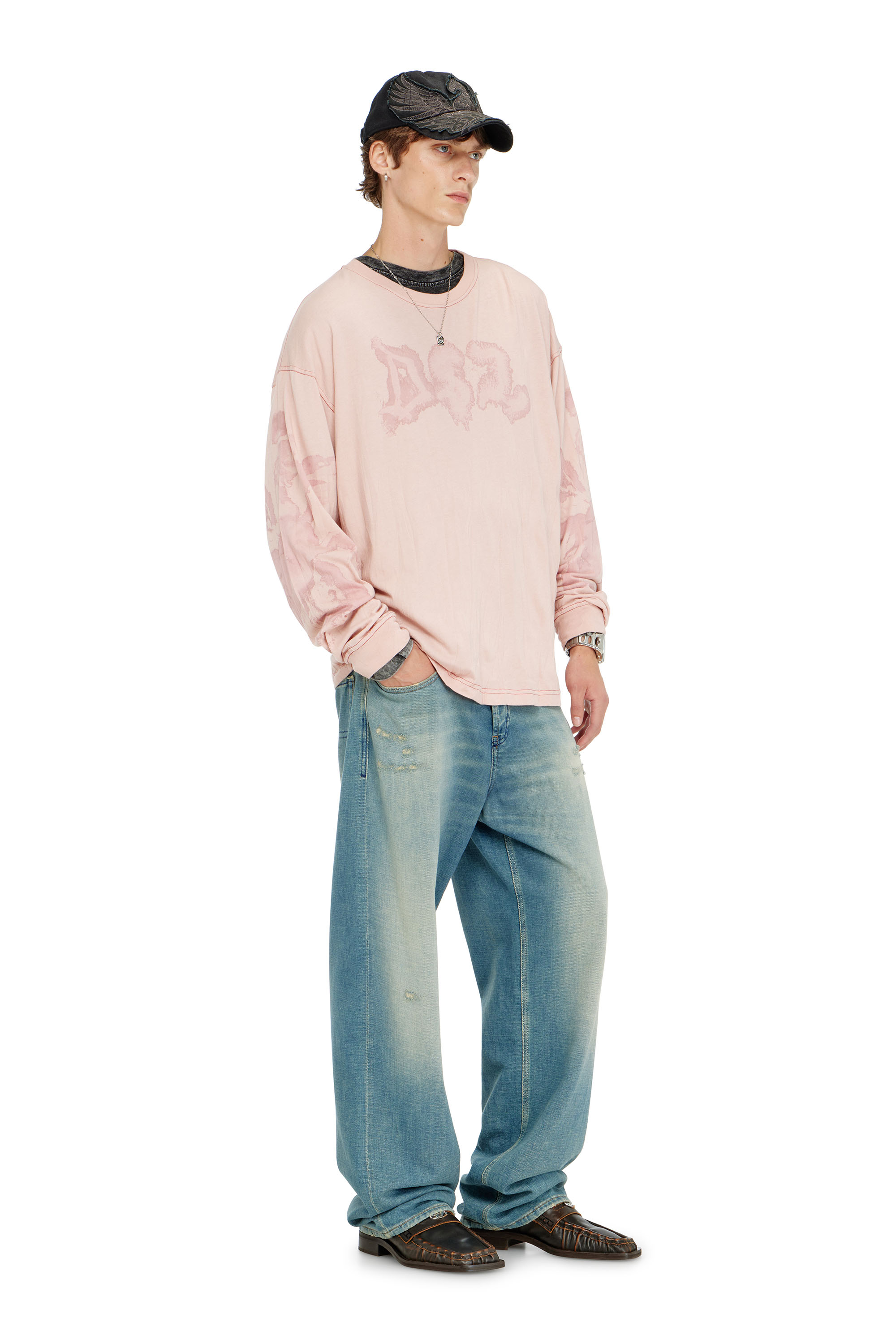 Diesel - T-BOXT-LS-AA4, T-shirt relaxed &agrave; manches longues avec imprim&eacute; tachet&eacute; Homme in Rose - 1