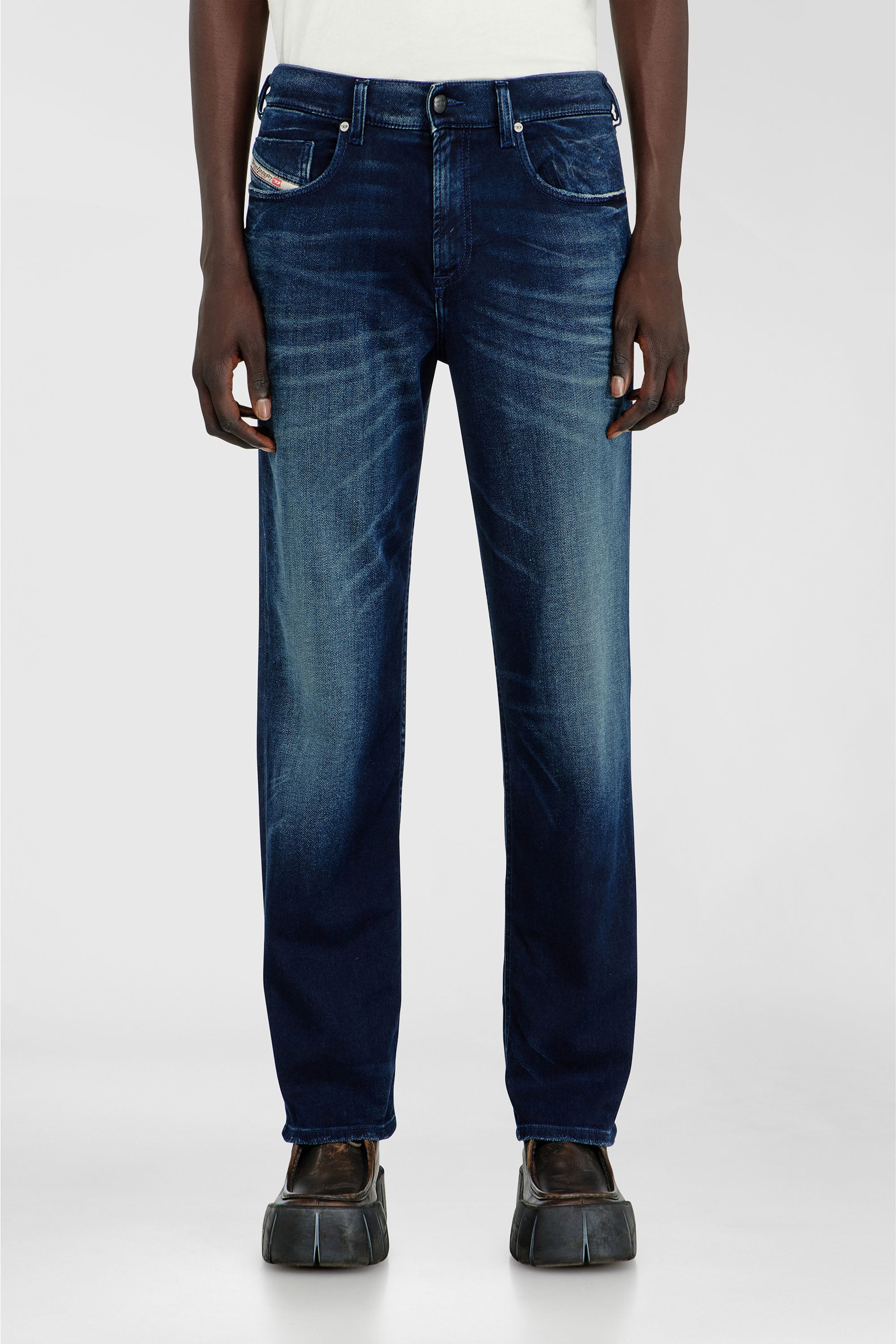 Diesel - Regular 2090 D-Veekley Joggjeans&reg; 09P93 Homme, Bleu Fonc&eacute; - Image 1