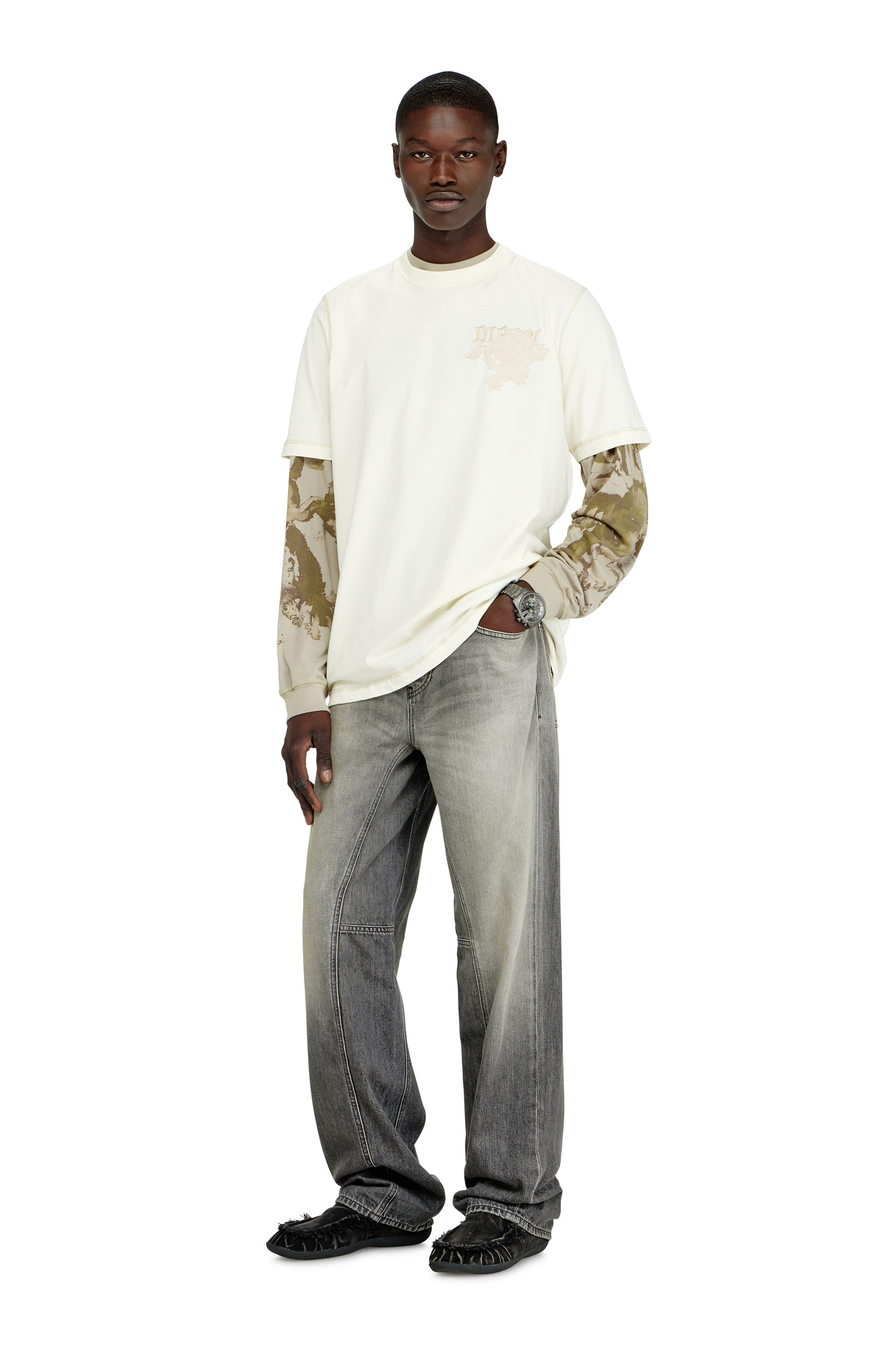 Diesel - T-ADJUST-NOTCH, T-shirt classique avec &eacute;cusson brod&eacute; Homme in ToBeDefined - 1