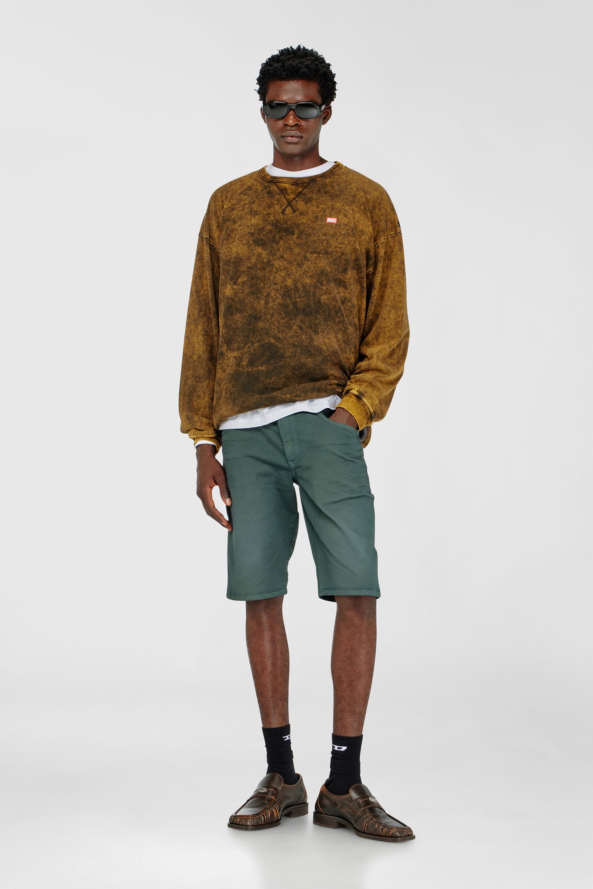 Diesel - 2033 D-KROOLEY-SHORT JOGG, Short chino en JoggJeans Homme in Gris - 1