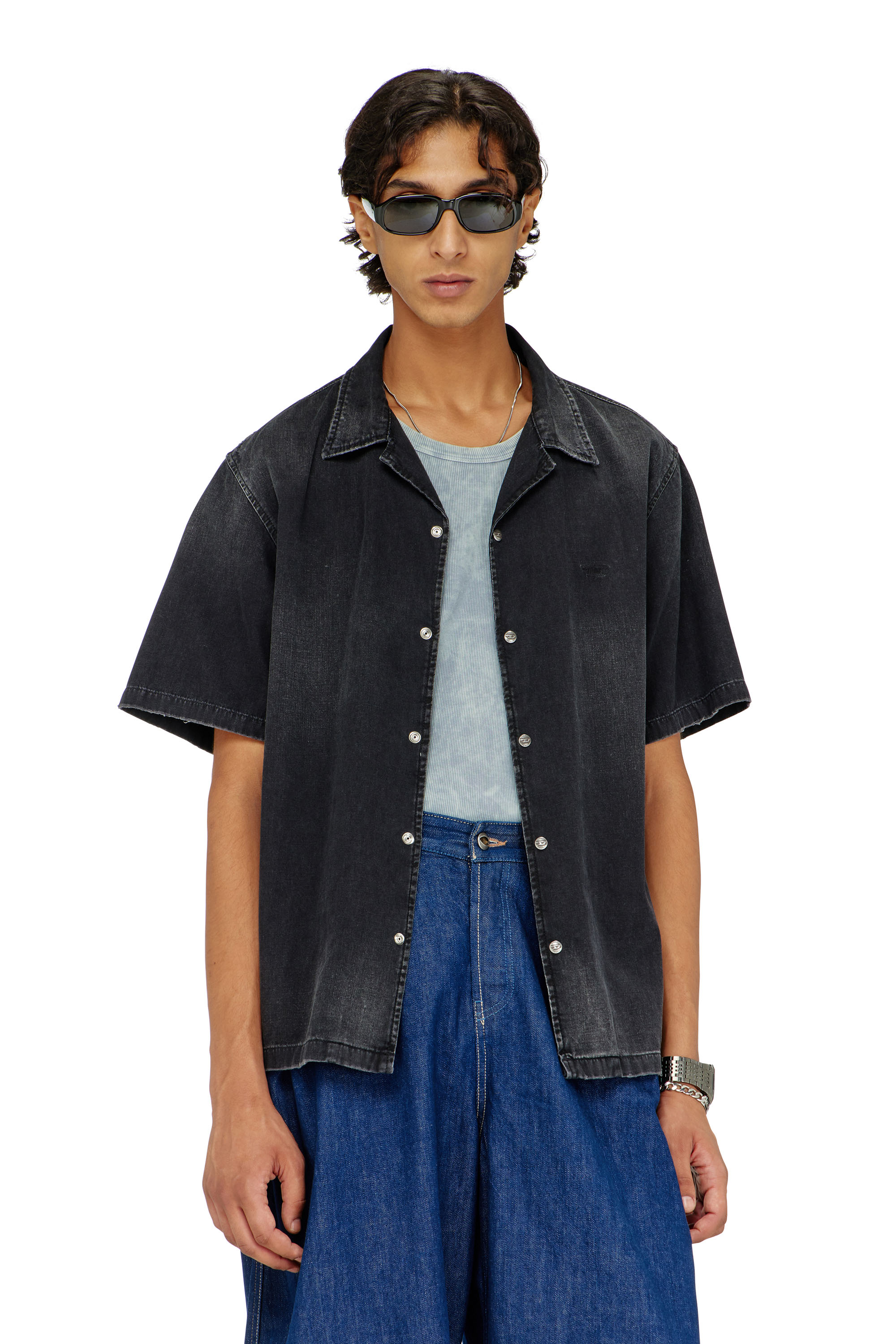 Diesel - D-NABIL-D, Chemise &agrave; manches courtes en denim Homme in Noir - 1