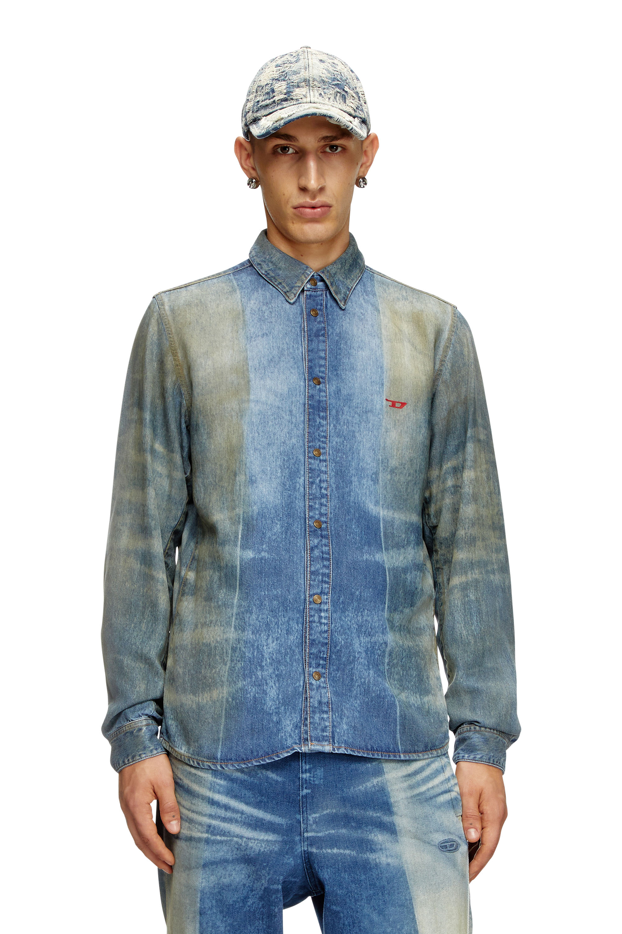 Diesel - D-FITTY-FSF, Chemise en denim avec plis solarisés Homme in Bleu - 1