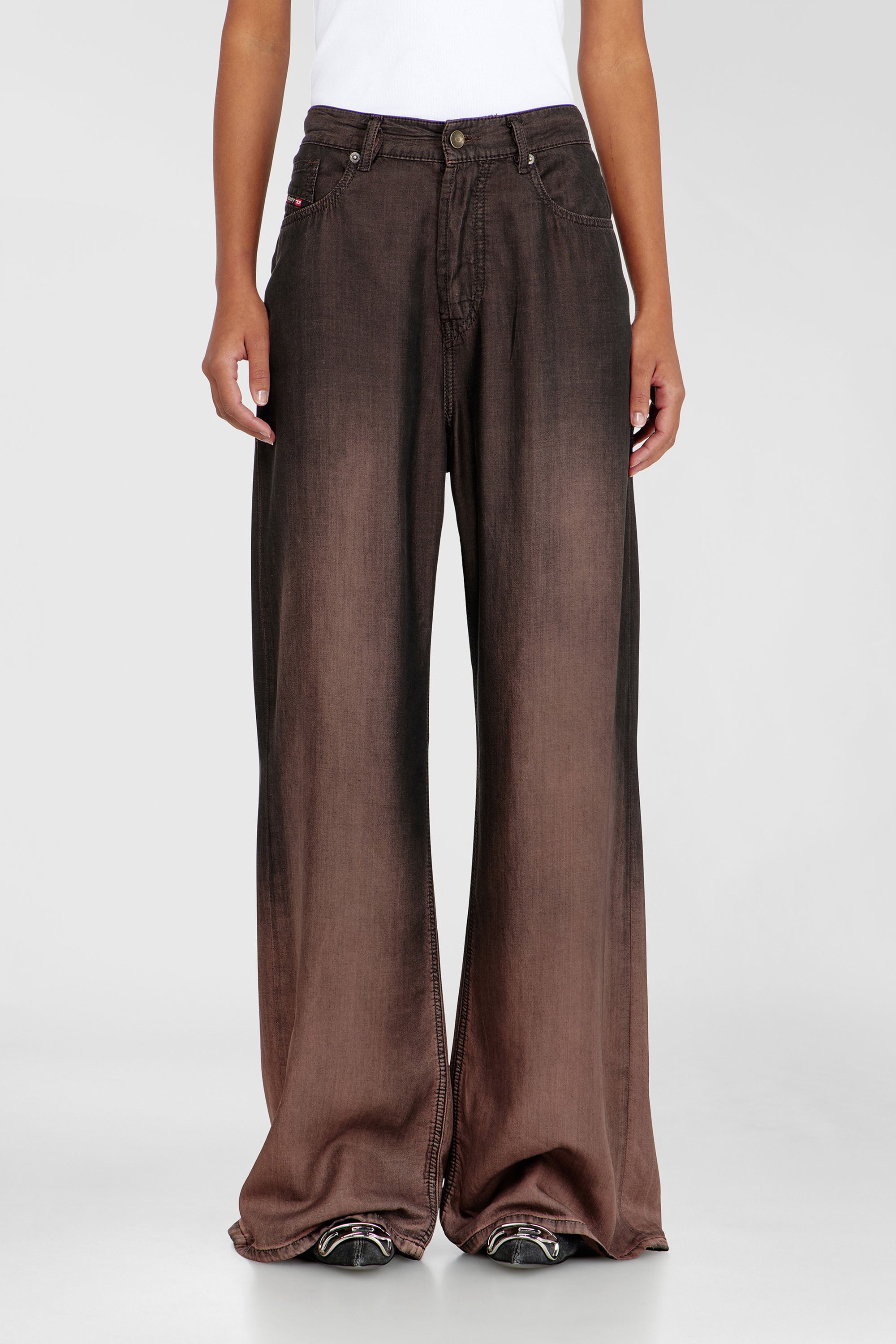 Diesel - Relaxed Jeans 1996 D-Sire 068YF Femme, Marron - Image 1