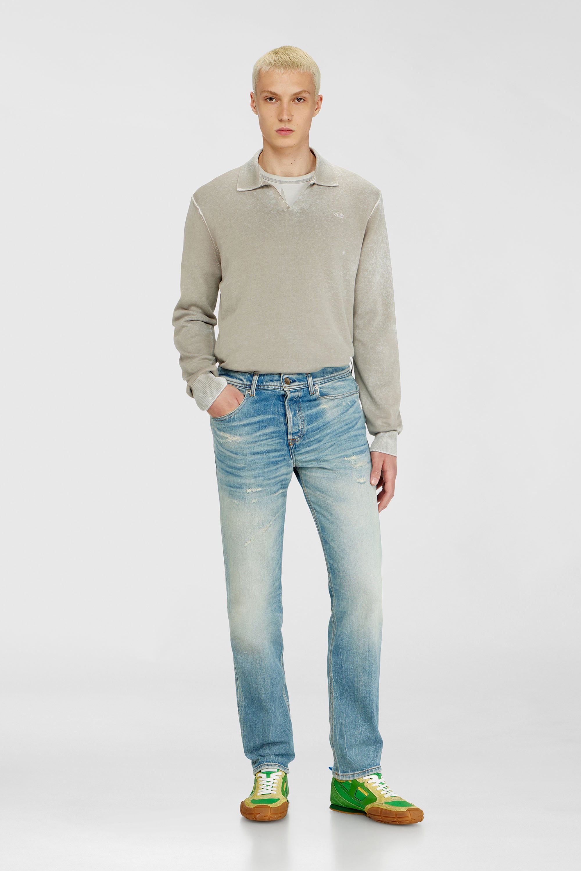 Diesel - Regular Jeans 2023 D-Finitive 09P33 Homme, Bleu Clair - Image 2