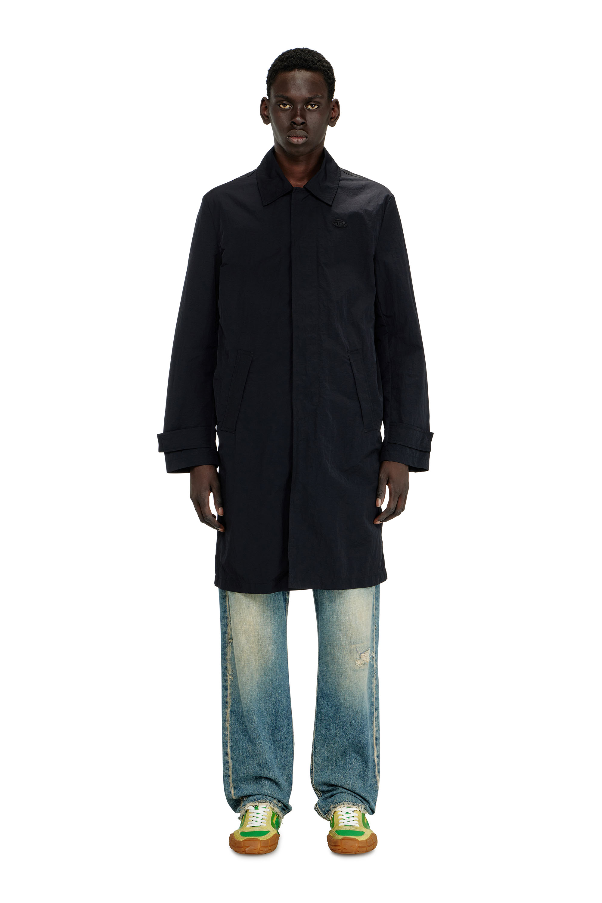 Diesel - J-BURHAT, Manteau en nylon &agrave; finition froiss&eacute;e brillante Homme in Noir - 2