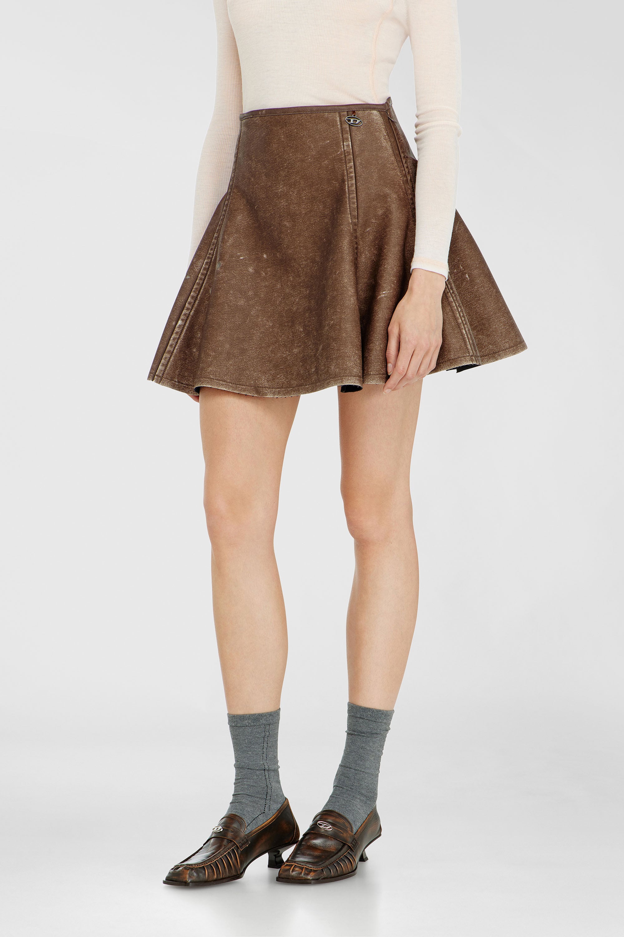 Diesel - O-ERINA, Jupe mini &eacute;vas&eacute;e en mati&egrave;re contrecoll&eacute;e Femme in Marron - 1
