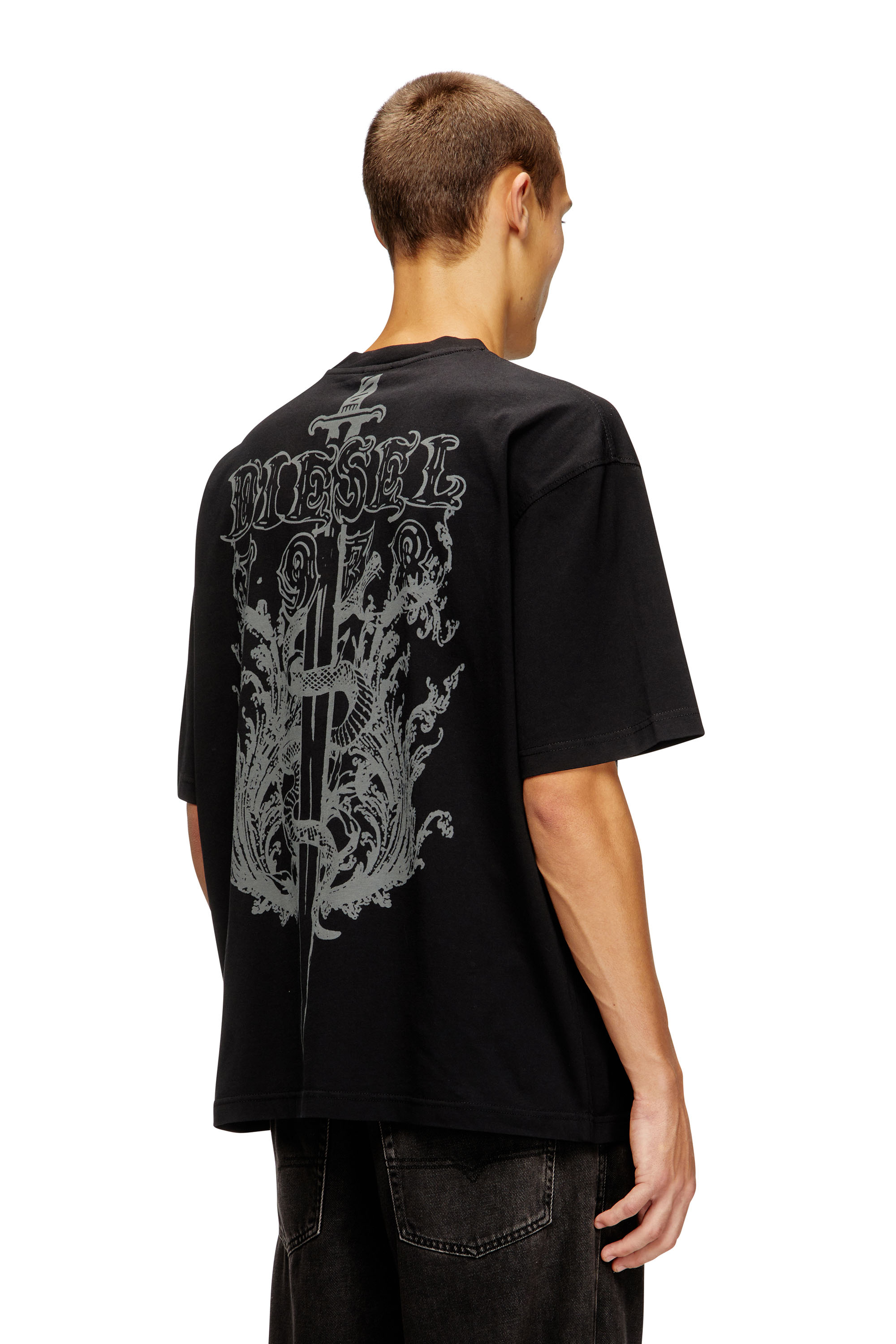 Diesel - T-BOGGY-T5, T-shirt à coupe ample avec imprimé graphique et logo Homme in Noir - 1