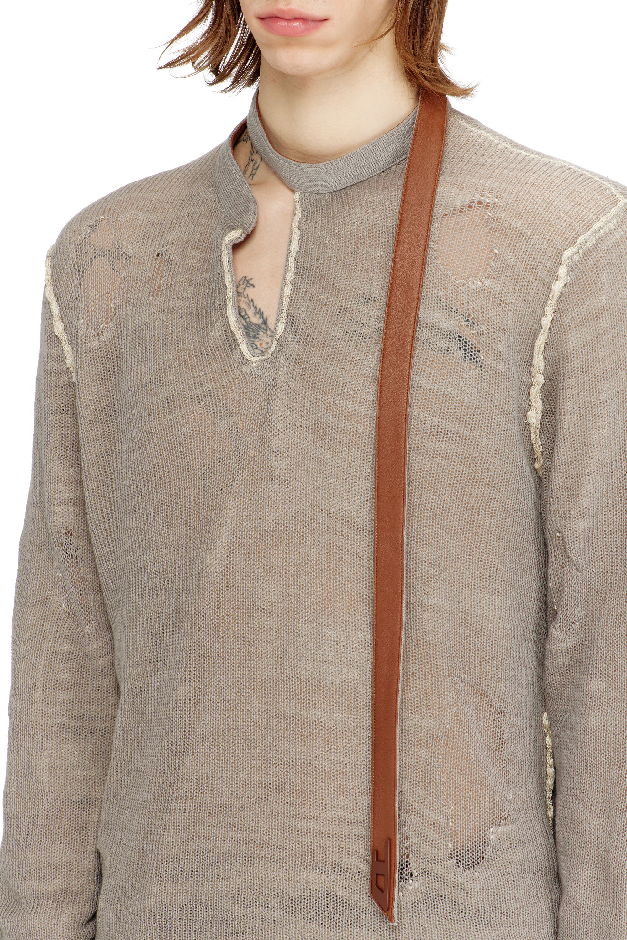 Diesel - K-DAIANERIS, Pull us&eacute; avec sangle de col motard Homme in Marron - 5