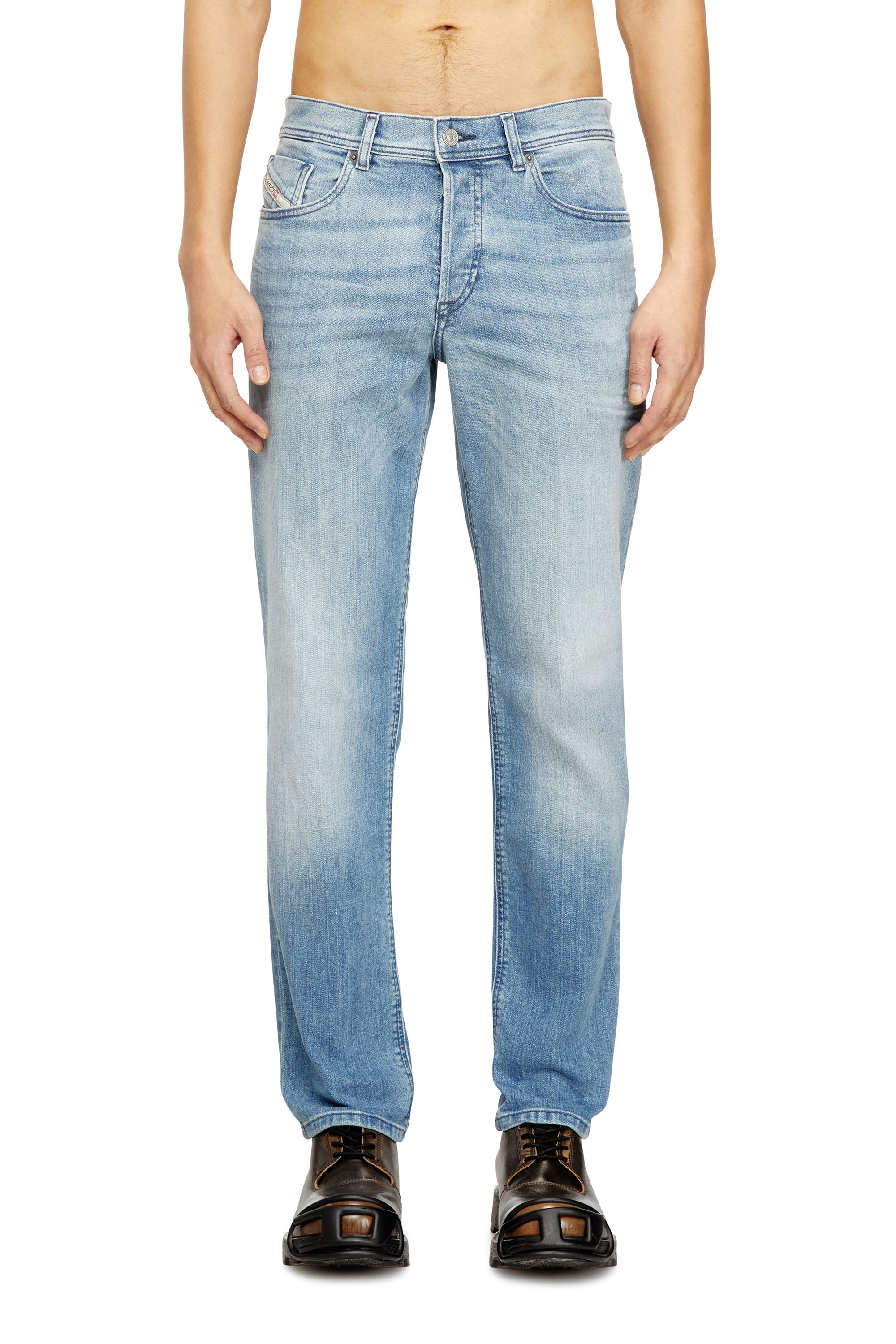 Diesel - Regular Jeans 2023 D-Finitive 0GRDI Homme, Bleu Clair - Image 1