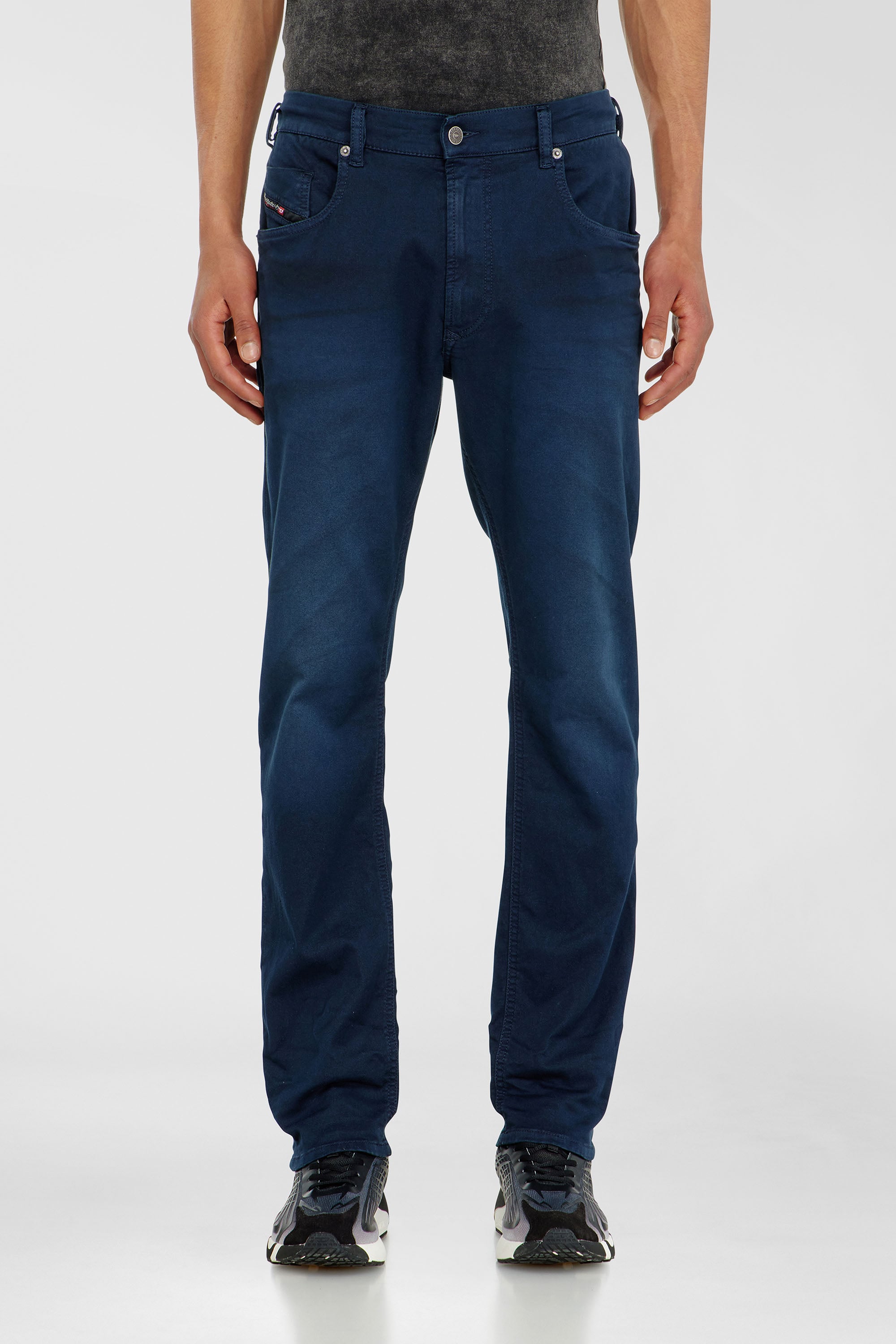 Diesel - Regular 2032 D-Krooley-BW Joggjeans&reg; 0670M Homme, Bleu Fonc&eacute; - Image 1