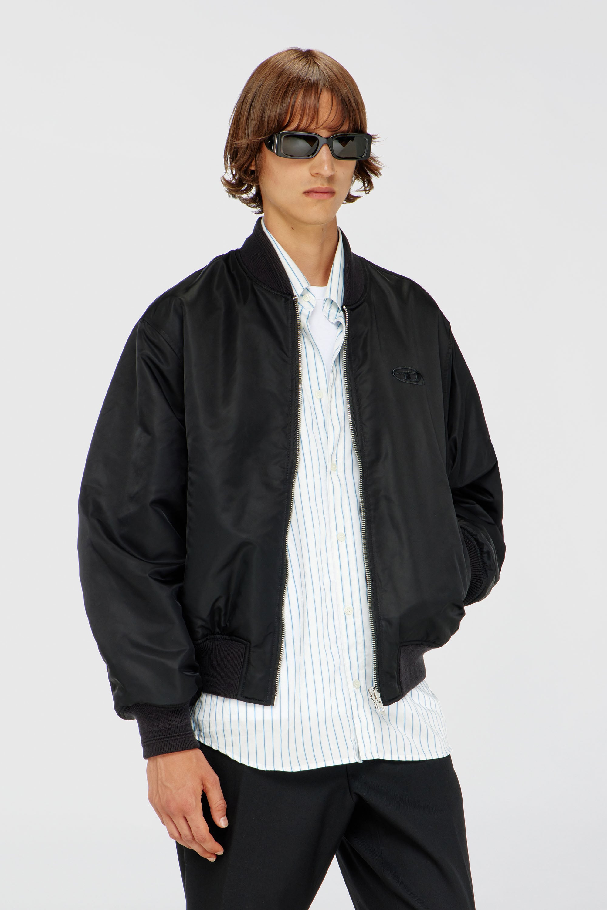 Diesel - W-TYPE-D1, Blouson aviateur rembourr&eacute; avec broderie Oval D Homme in Noir - 1