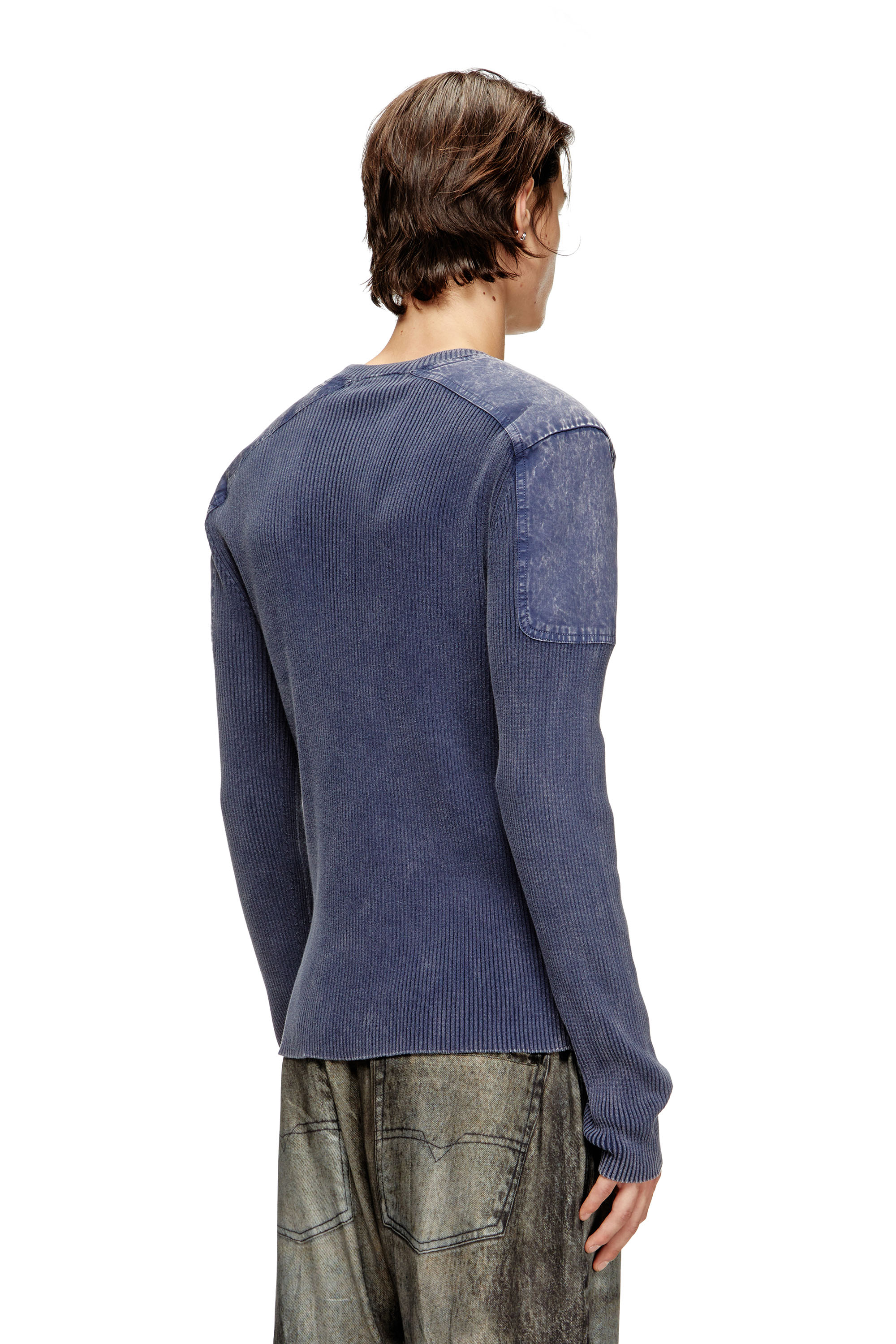 Diesel - K-MARTIN, Pull avec empiècements en denim sur les épaules Homme in Bleu - 4