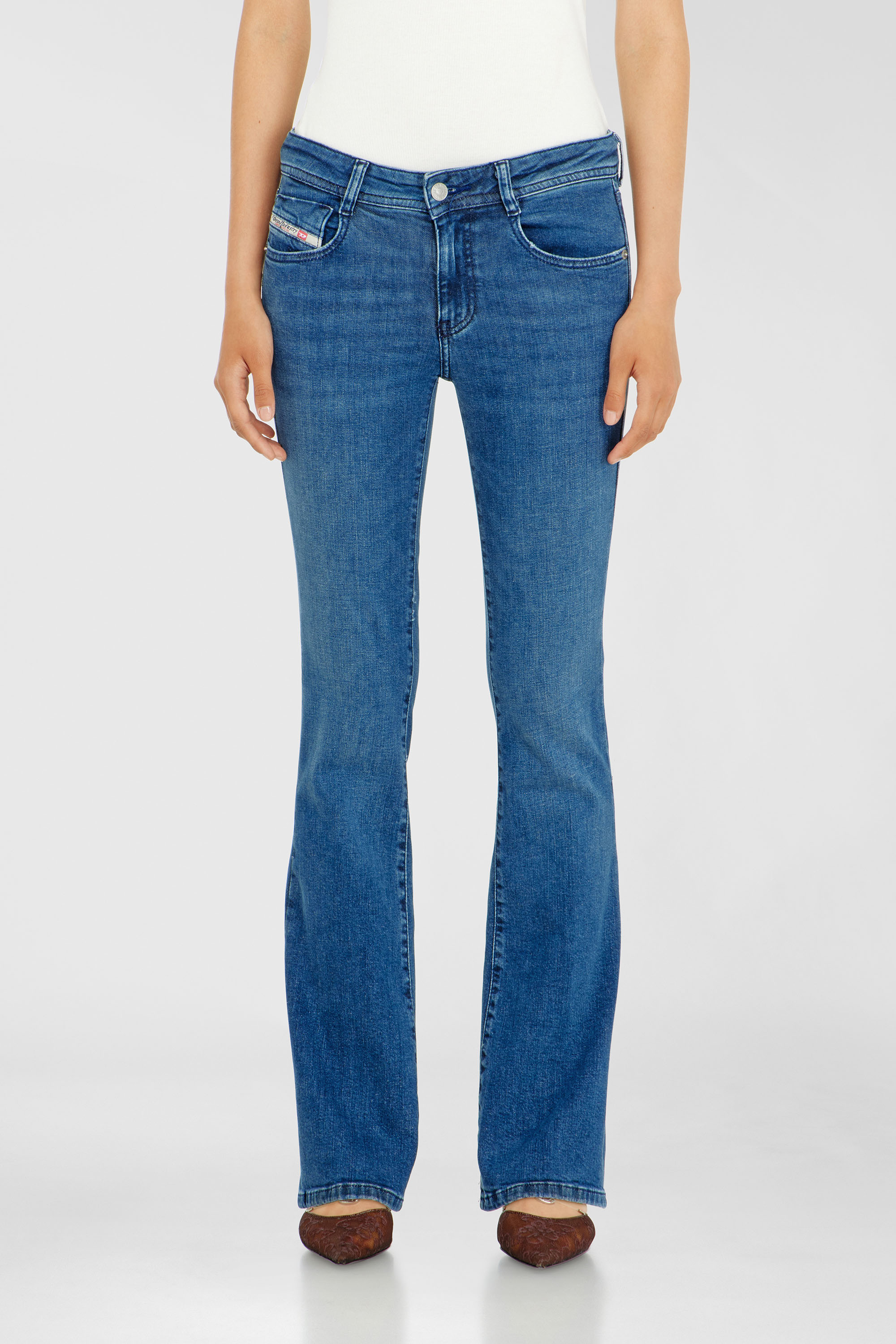 Diesel - Bootcut Jeans 1969 D-Ebbey 0ADBB Femme, Bleu moyen - Image 1