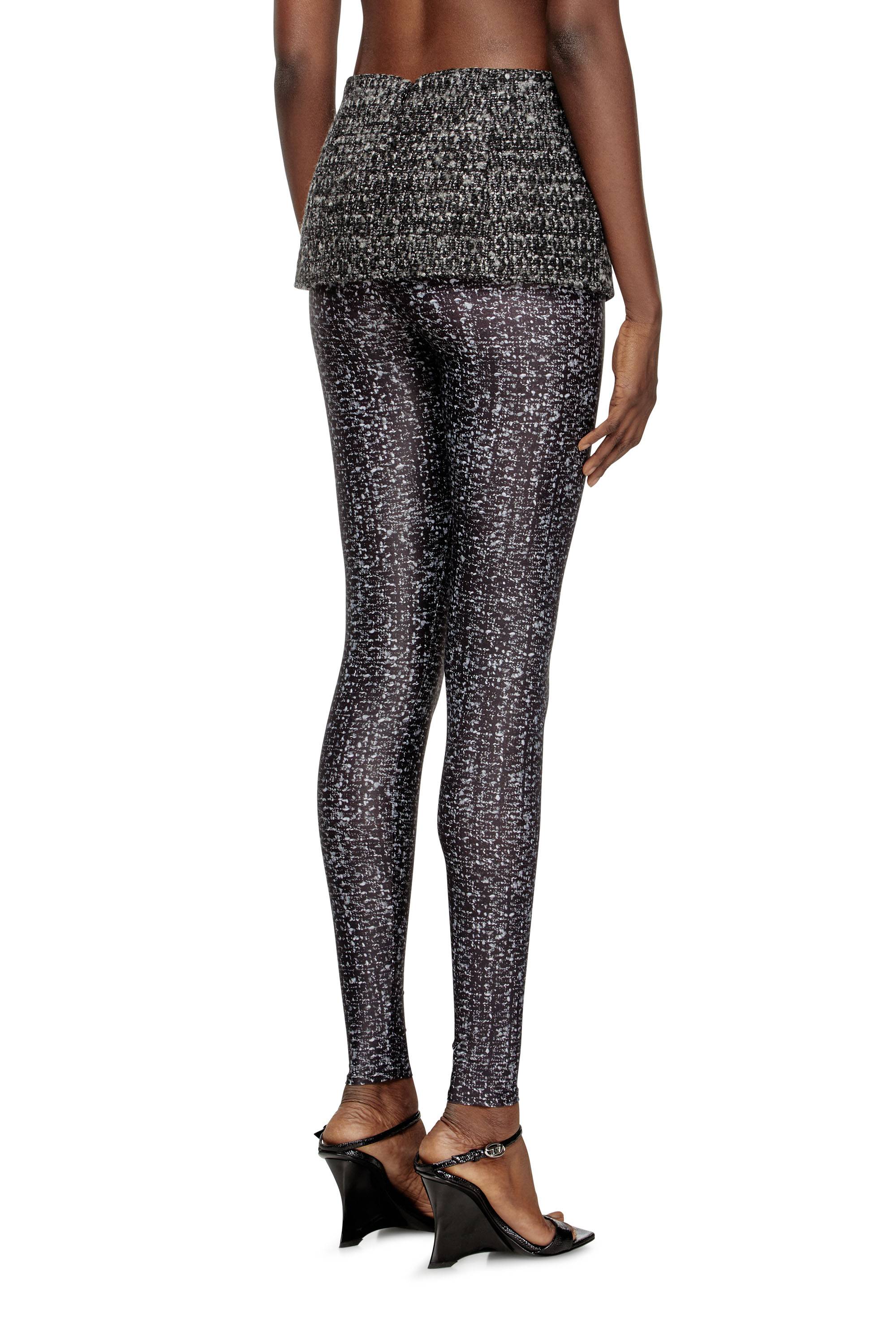 Diesel - P-HOUR, Jupe bouclée avec leggings Femme in Noir - 4