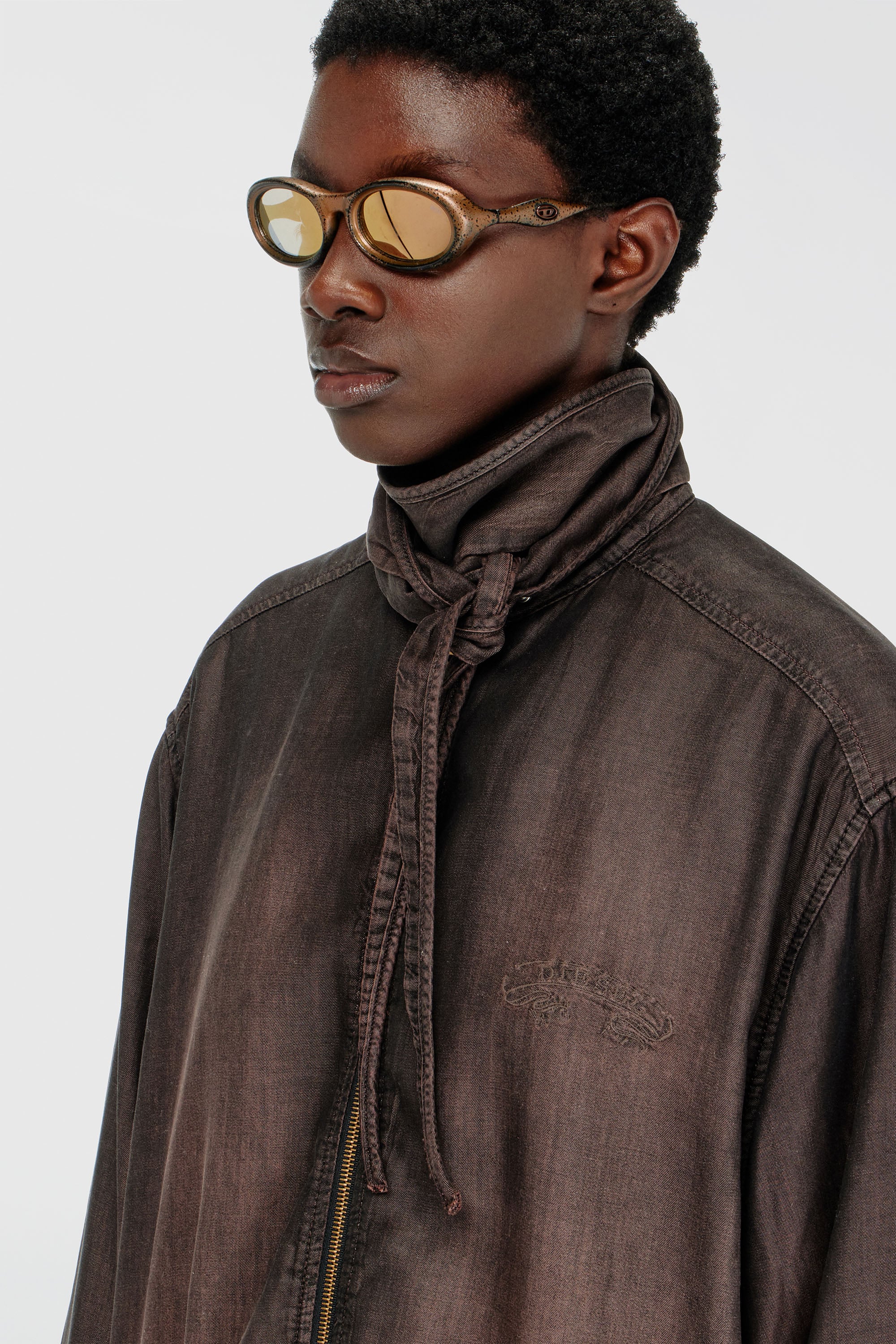 Diesel - DE-TROIT-S, Veste l&eacute;g&egrave;re en denim fluide enduit Femme in Marron - 5