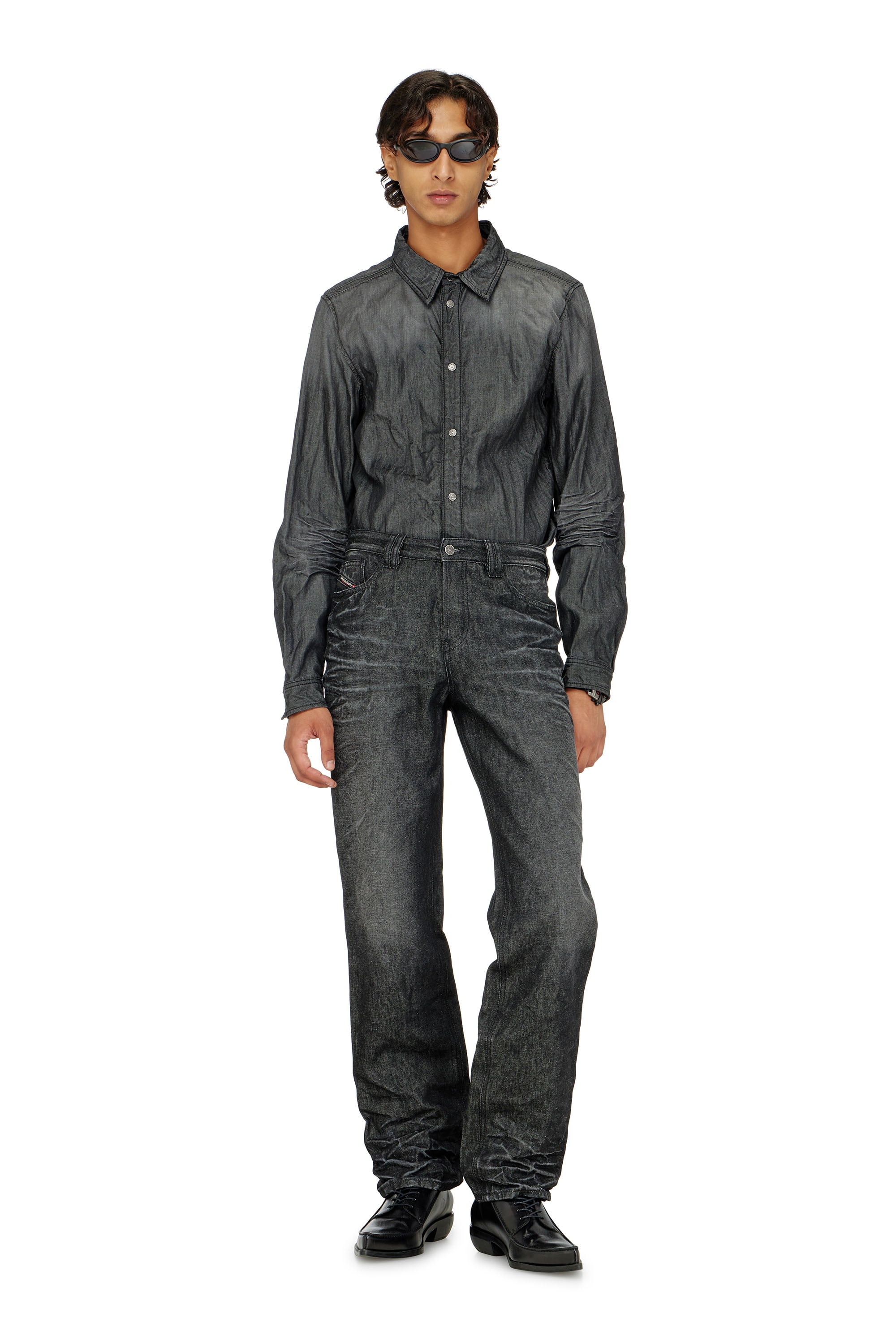 Diesel - D-SYNAR-FSJ2, Chemise en denim froiss&eacute; Homme in Noir - 2
