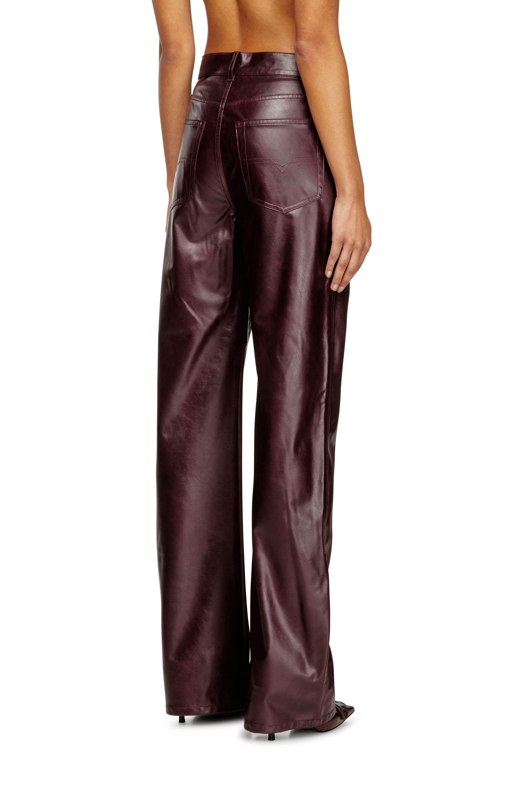 Diesel - FR-P-LAIN, Pantalon burgundy en tissu enduit Femme in Rouge - 4