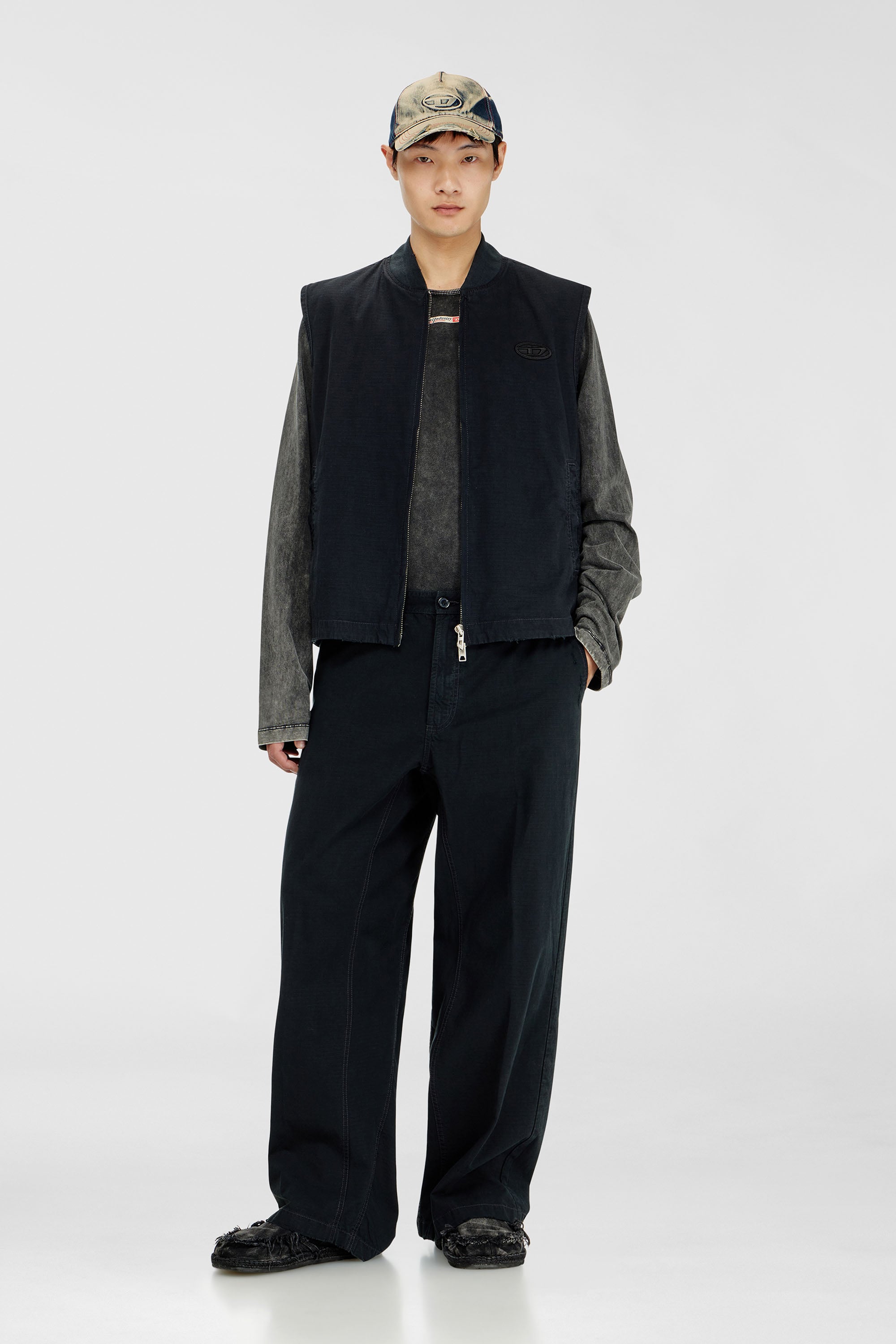 Diesel - P-BALL, Pantalon en ripstop de coton avec boucles lat&eacute;rales Homme in Noir - 1